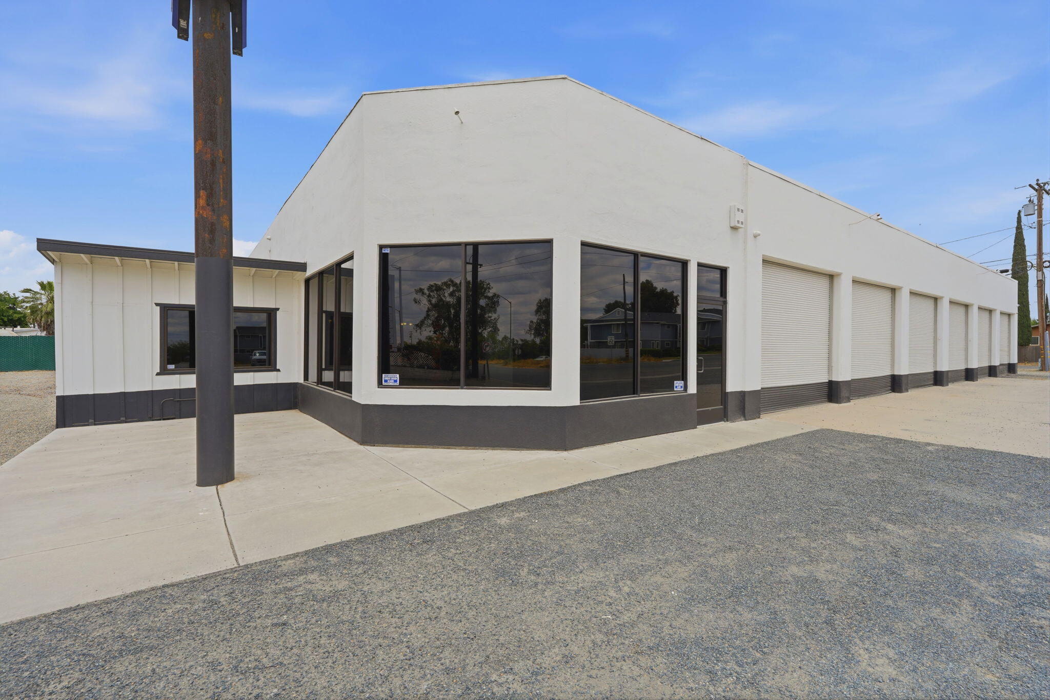 654 E Terra Bella Ave, Pixley, CA 93256