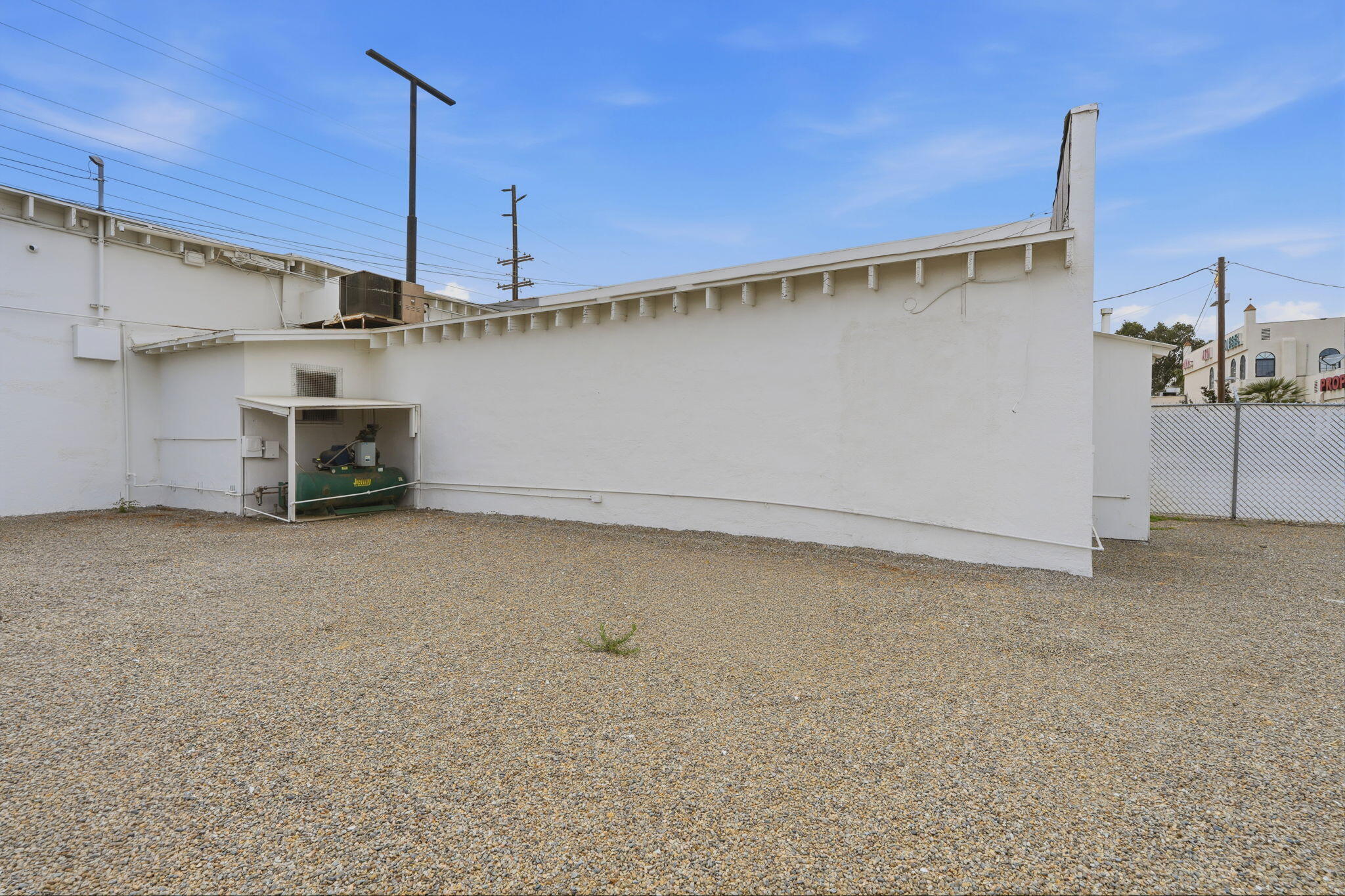 654 E Terra Bella Ave, Pixley, CA 93256