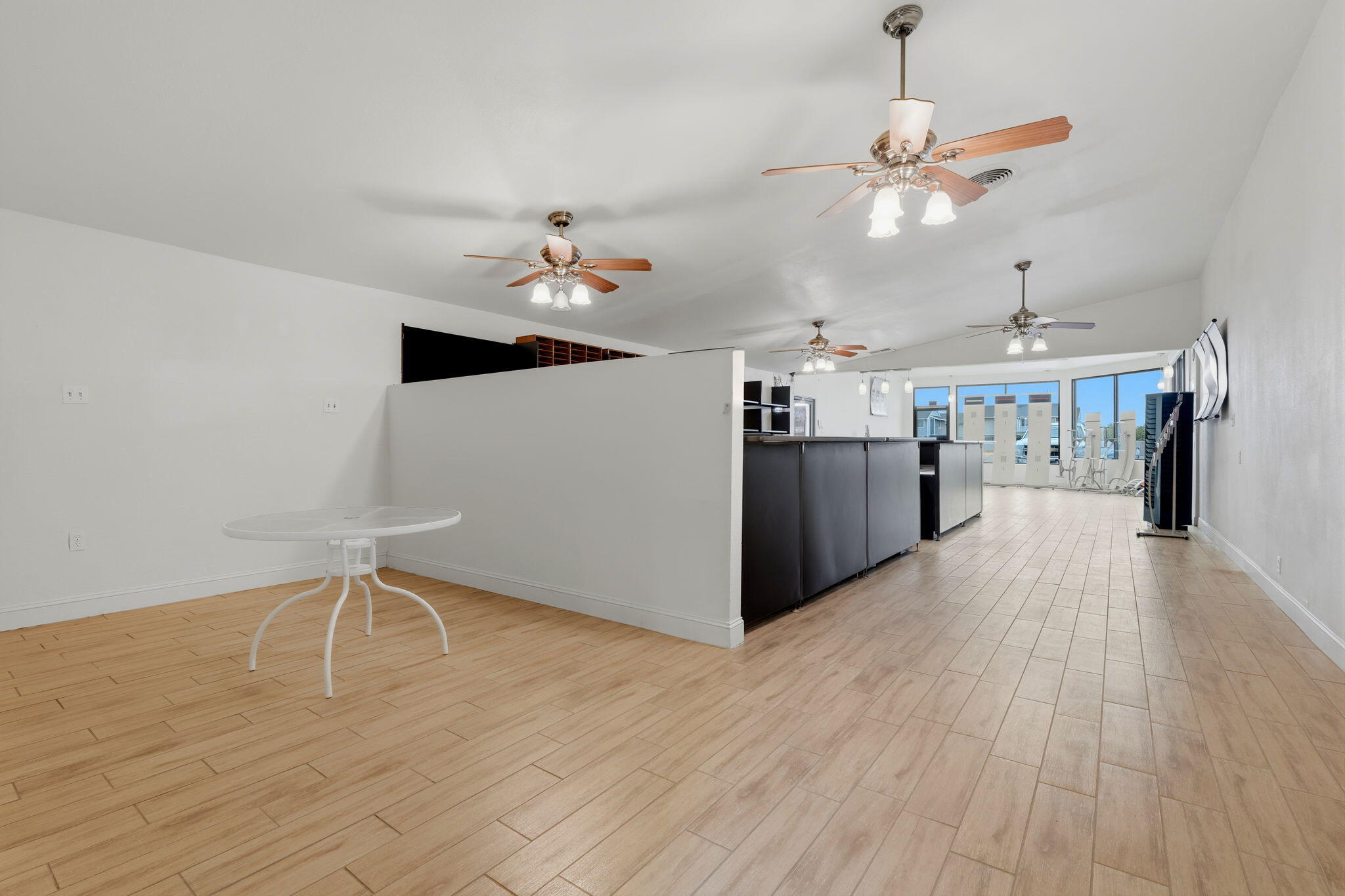 654 E Terra Bella Ave, Pixley, CA 93256