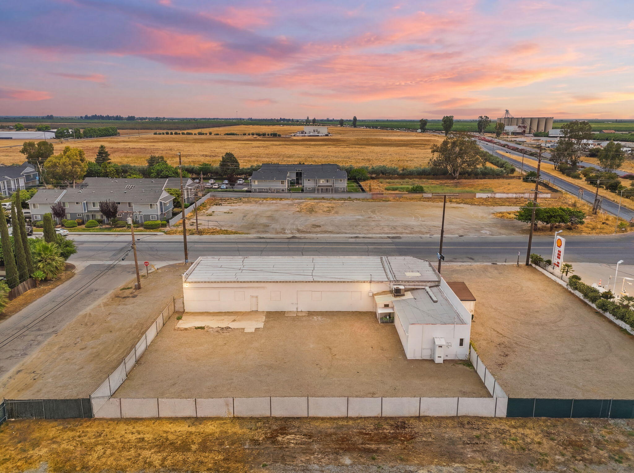 654 E Terra Bella Ave, Pixley, CA 93256