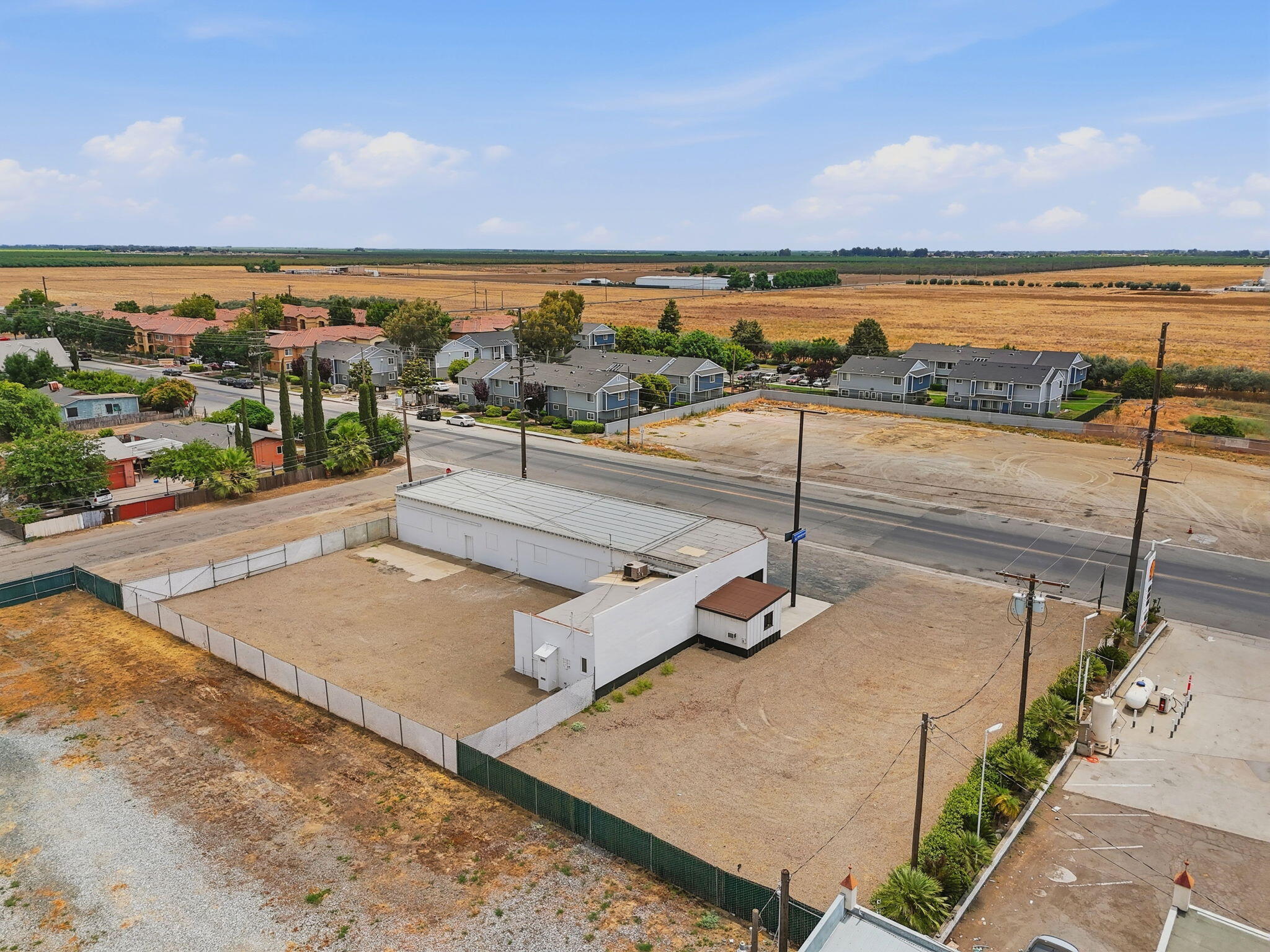 654 E Terra Bella Ave, Pixley, CA 93256