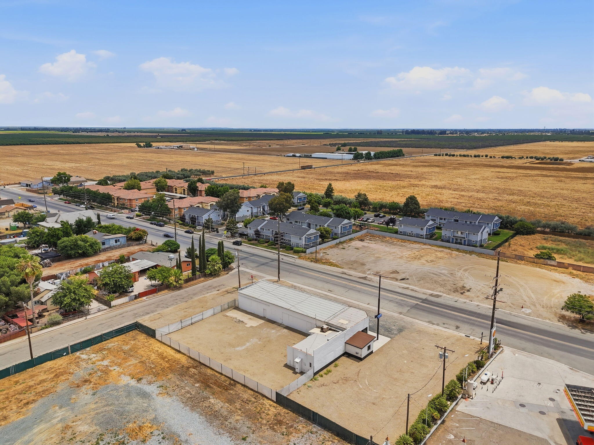 654 E Terra Bella Ave, Pixley, CA 93256