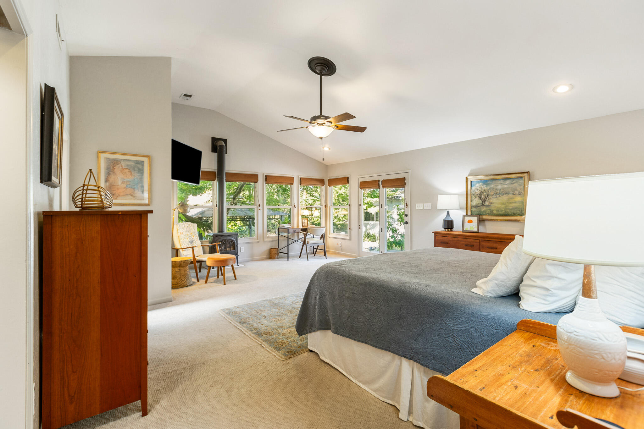 1610 W Meadow Ave, Visalia, CA 93277