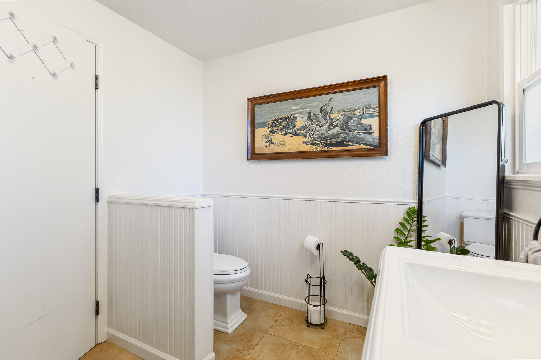 1610 W Meadow Ave, Visalia, CA 93277