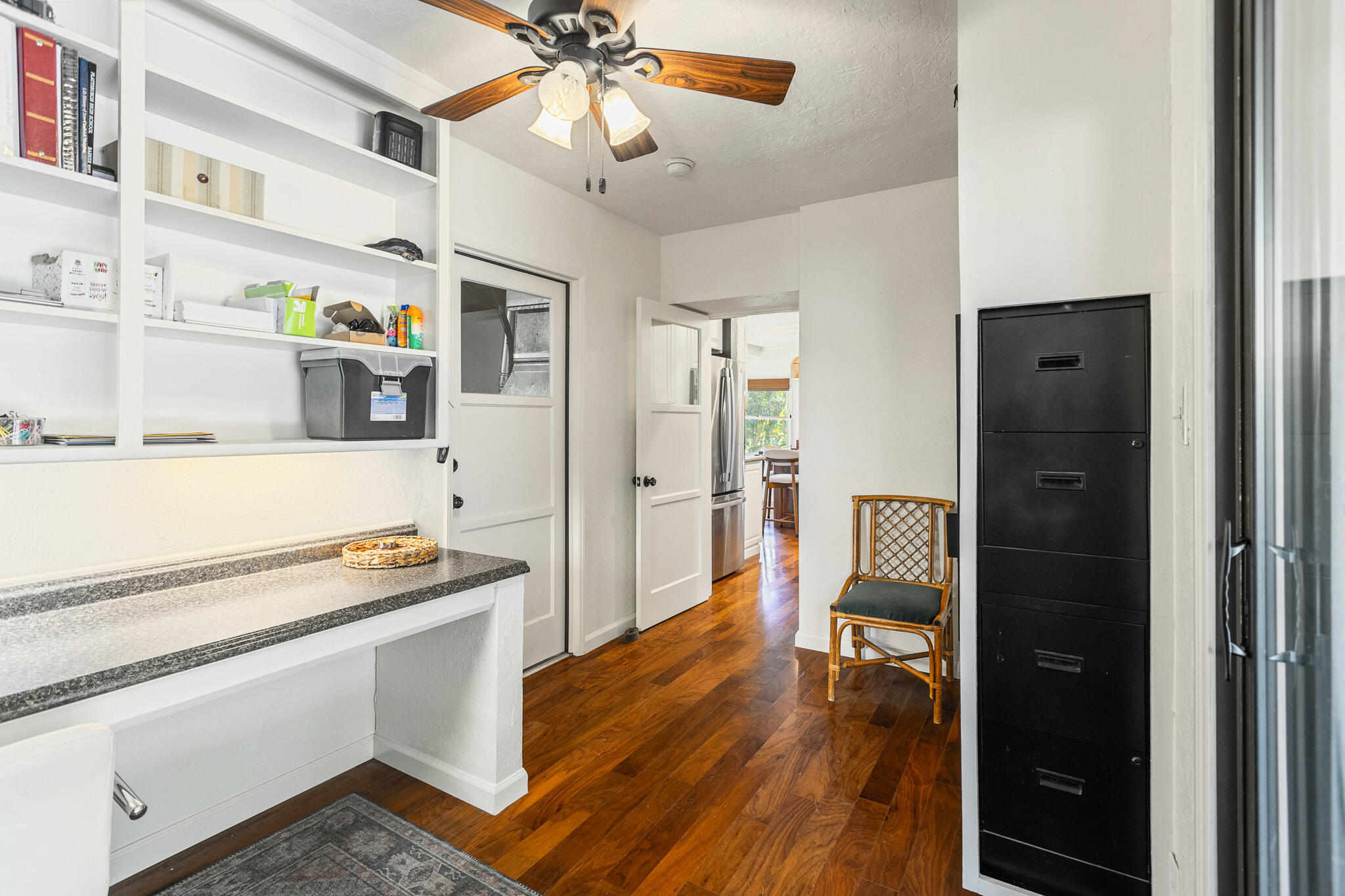 1610 W Meadow Ave, Visalia, CA 93277
