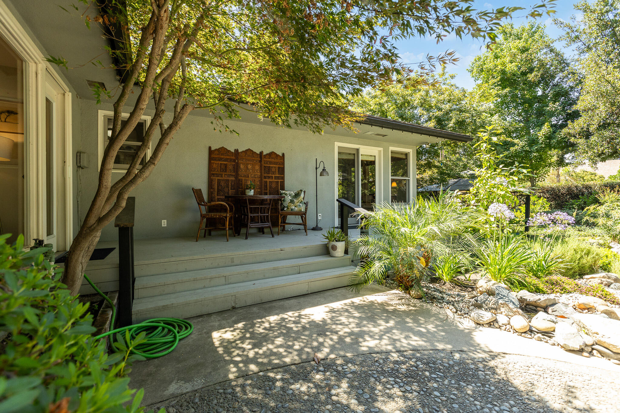 1610 W Meadow Ave, Visalia, CA 93277