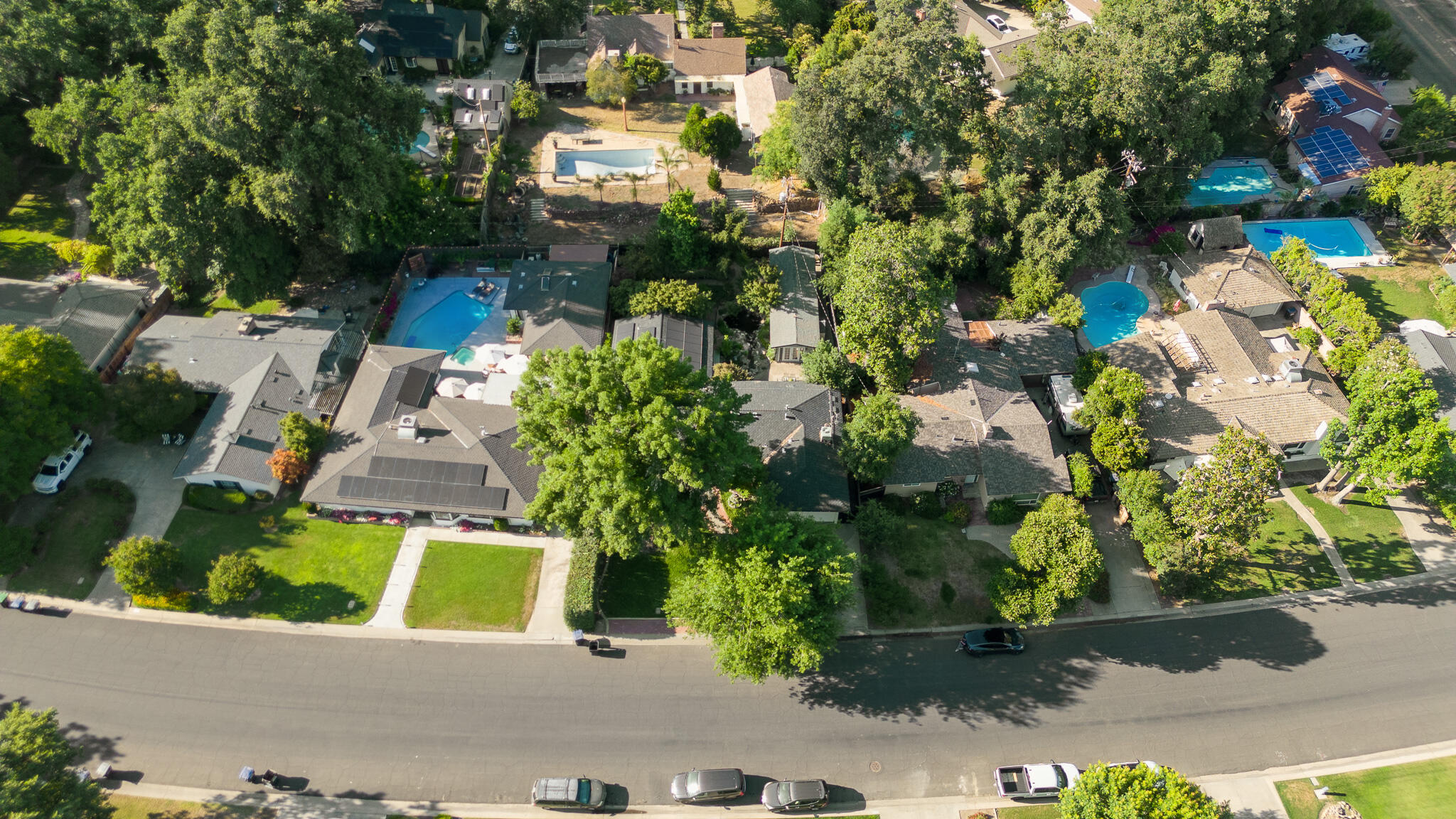 1610 W Meadow Ave, Visalia, CA 93277