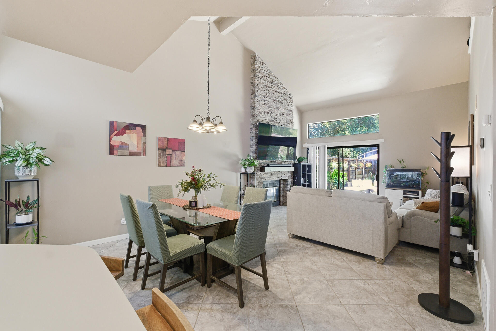 1624 E Castleview Dr, Visalia, CA 93292