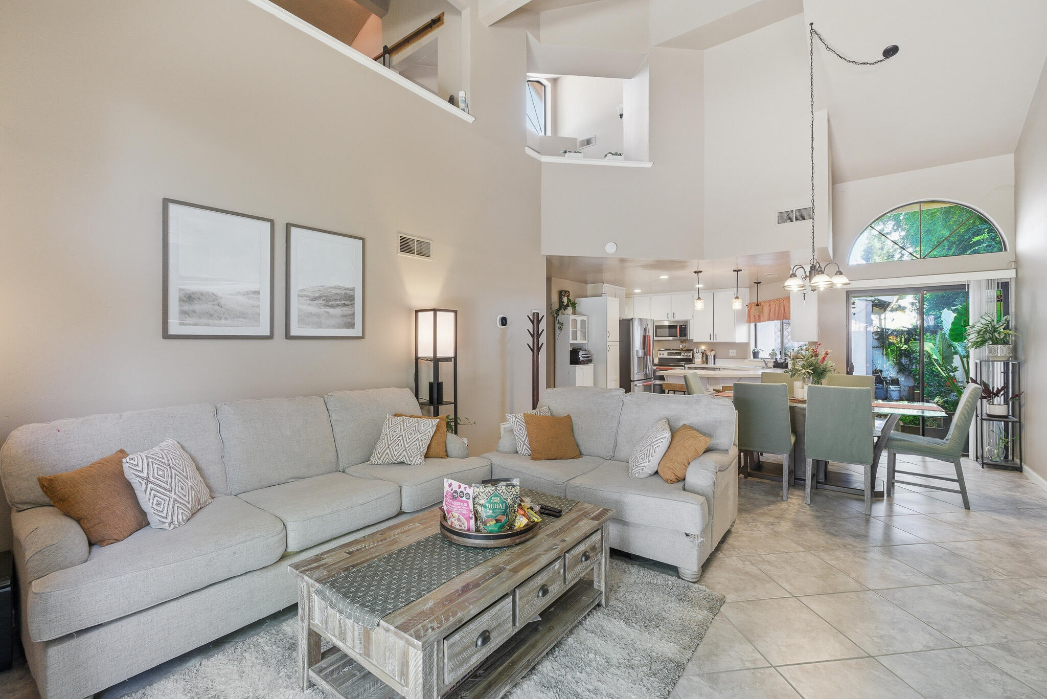 1624 E Castleview Dr, Visalia, CA 93292