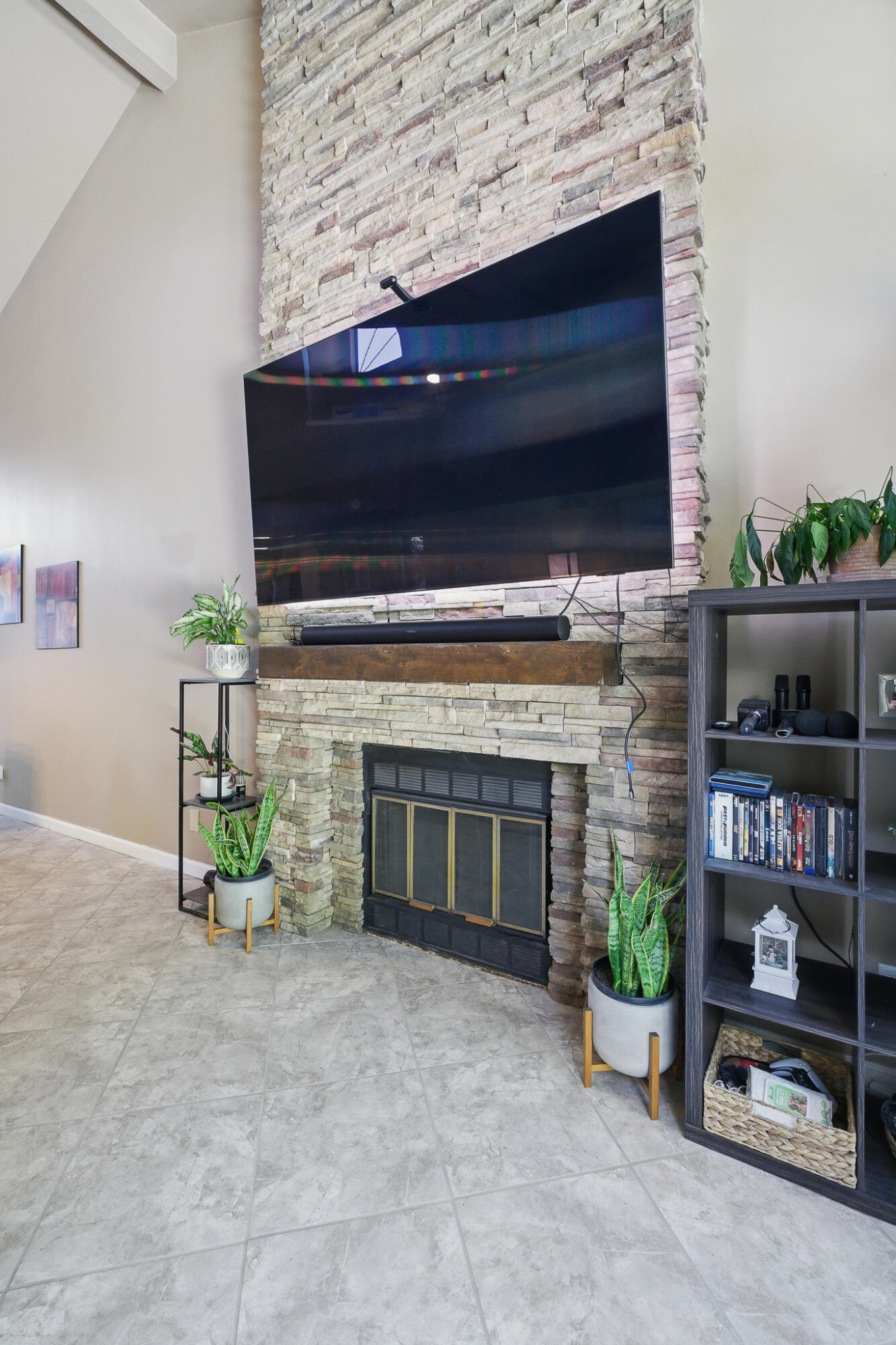 1624 E Castleview Dr, Visalia, CA 93292
