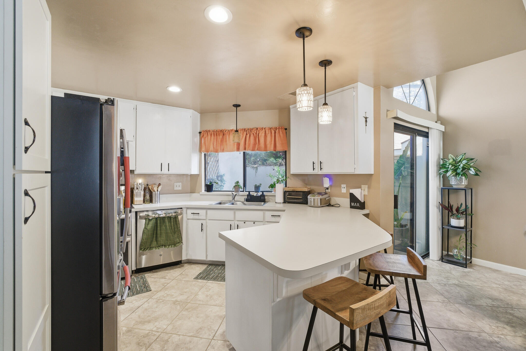 1624 E Castleview Dr, Visalia, CA 93292