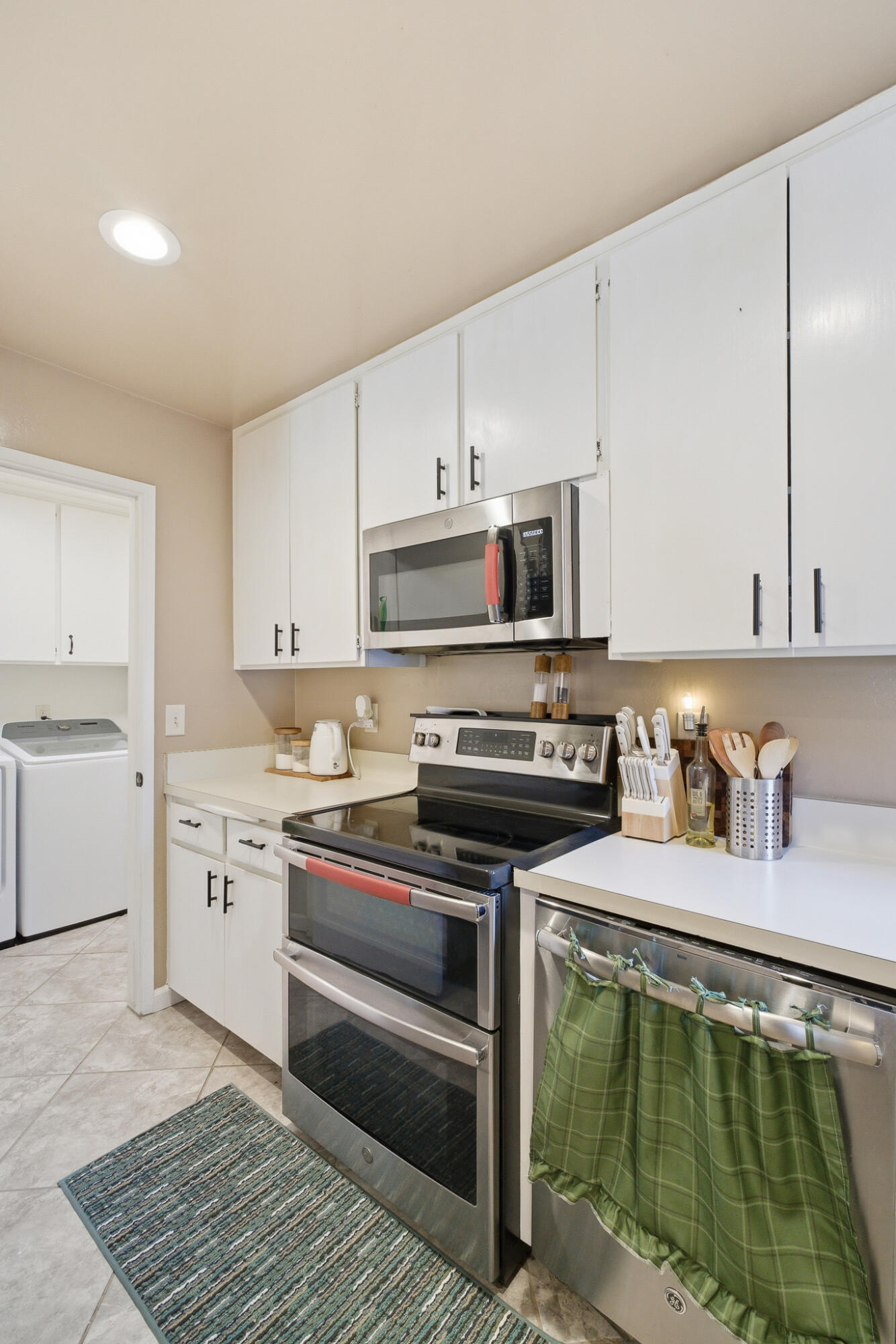 1624 E Castleview Dr, Visalia, CA 93292