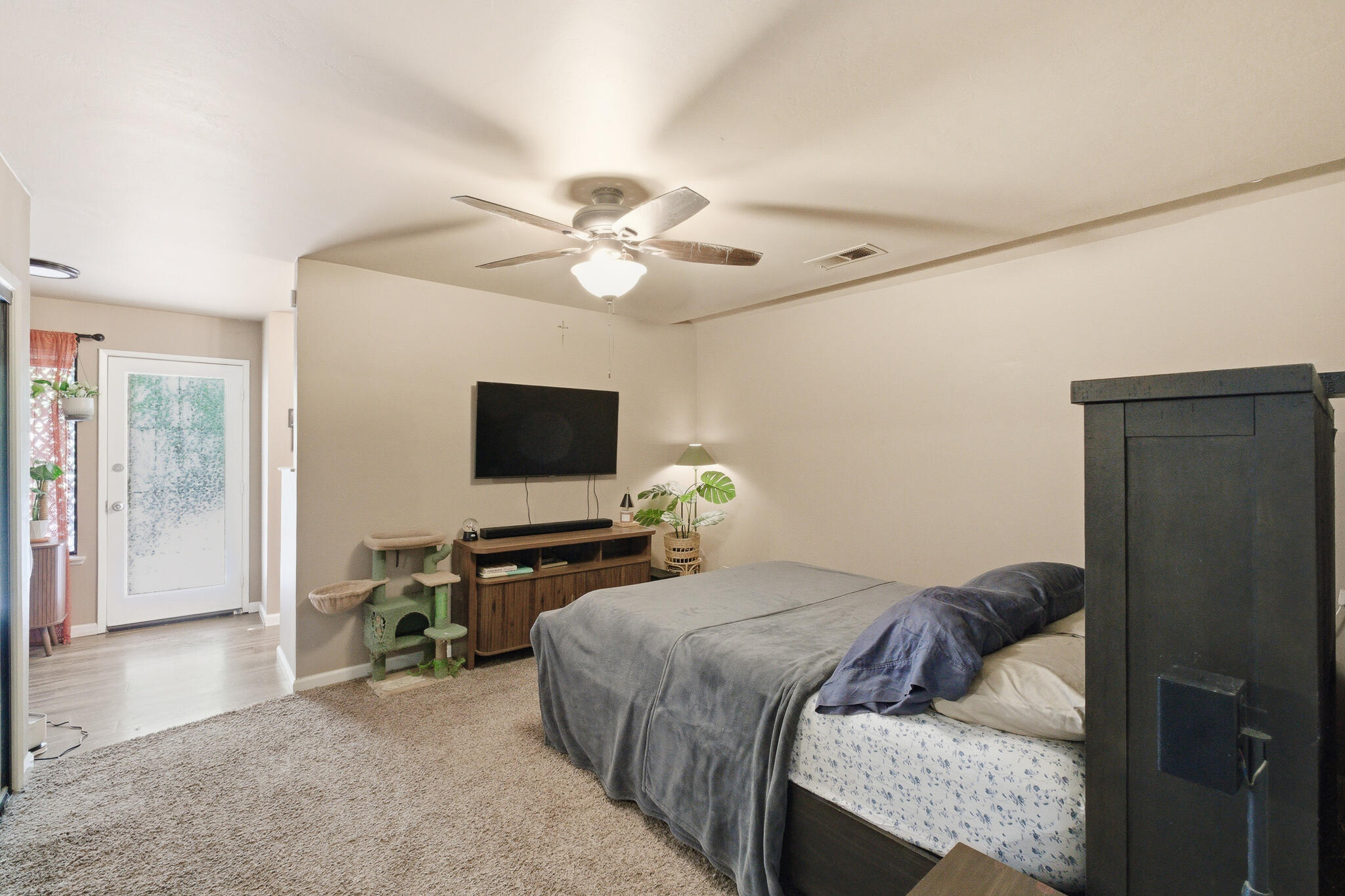 1624 E Castleview Dr, Visalia, CA 93292