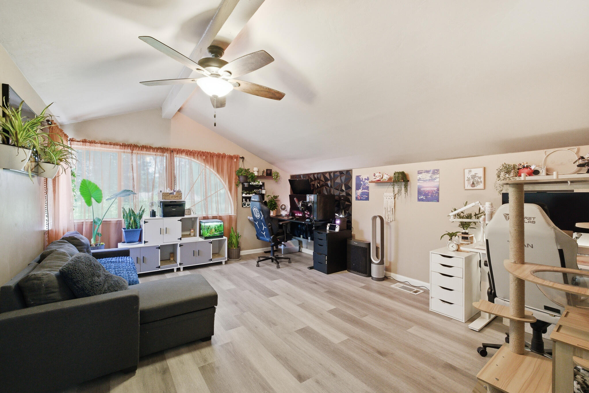 1624 E Castleview Dr, Visalia, CA 93292