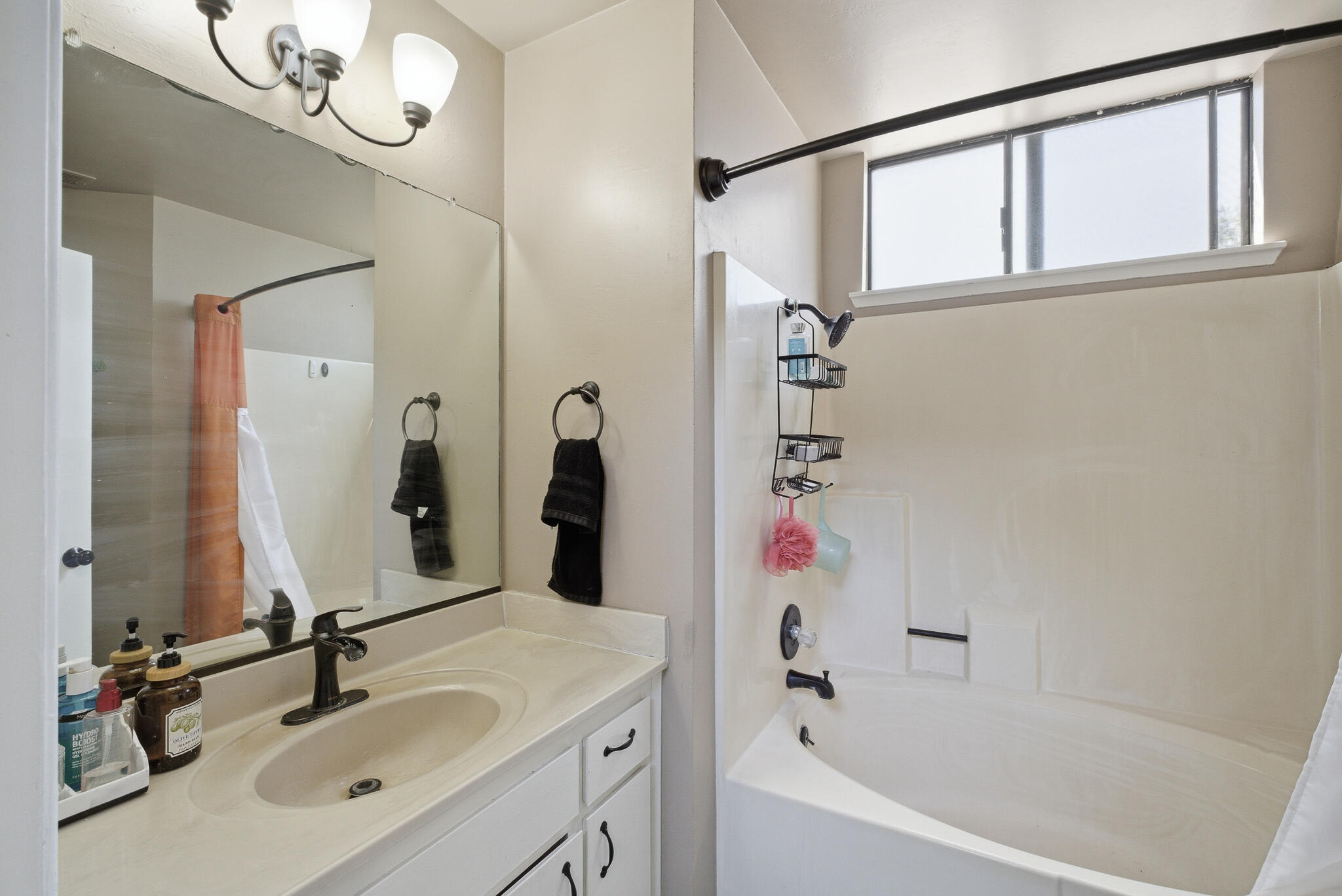 1624 E Castleview Dr, Visalia, CA 93292