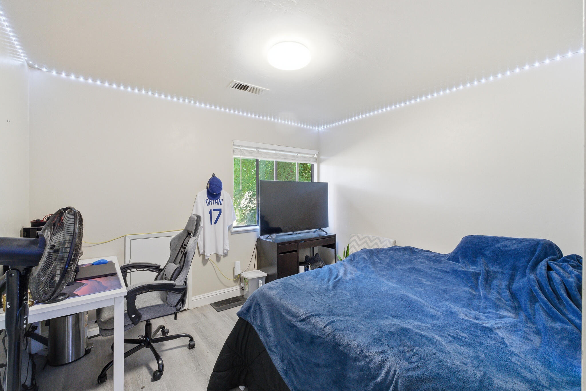 1624 E Castleview Dr, Visalia, CA 93292
