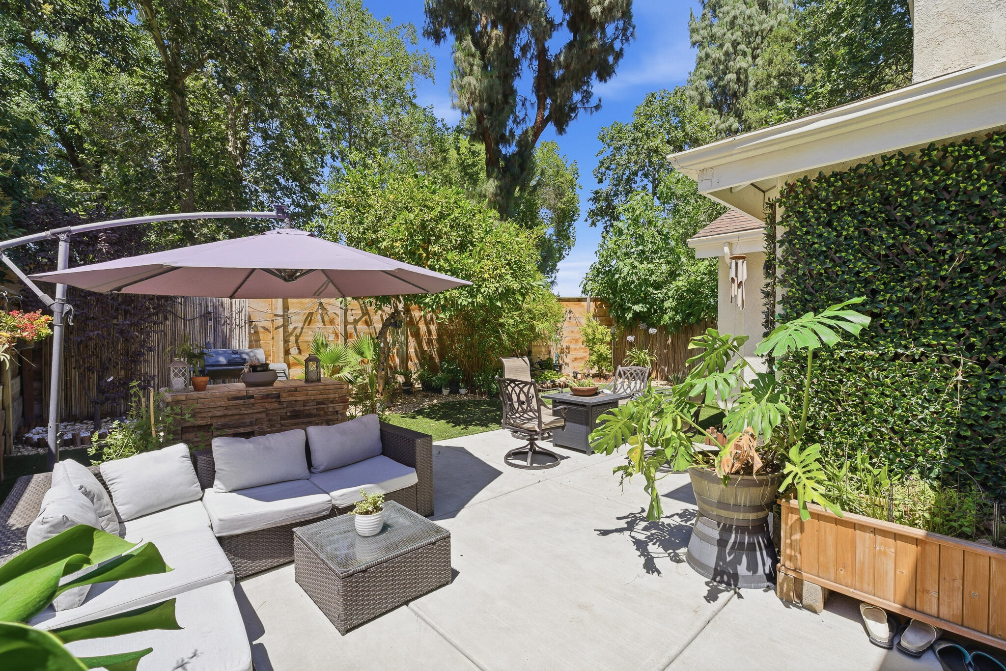 1624 E Castleview Dr, Visalia, CA 93292