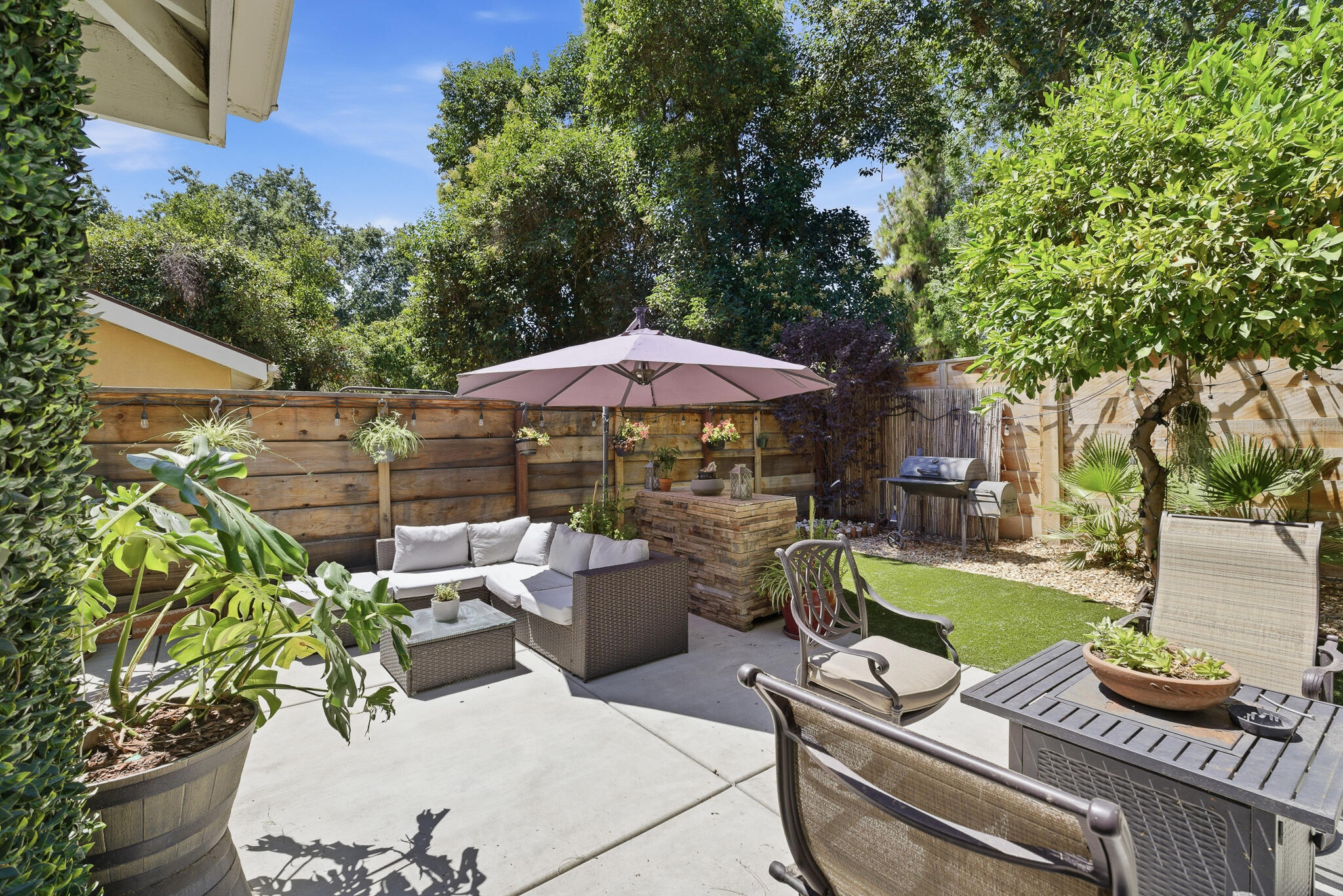 1624 E Castleview Dr, Visalia, CA 93292