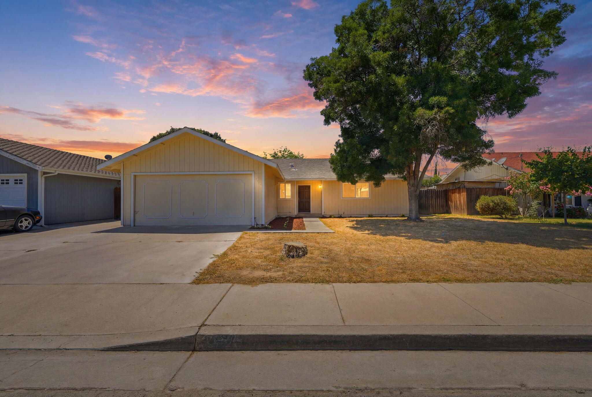 1061 Greenfield Dr, Porterville, CA 93257
