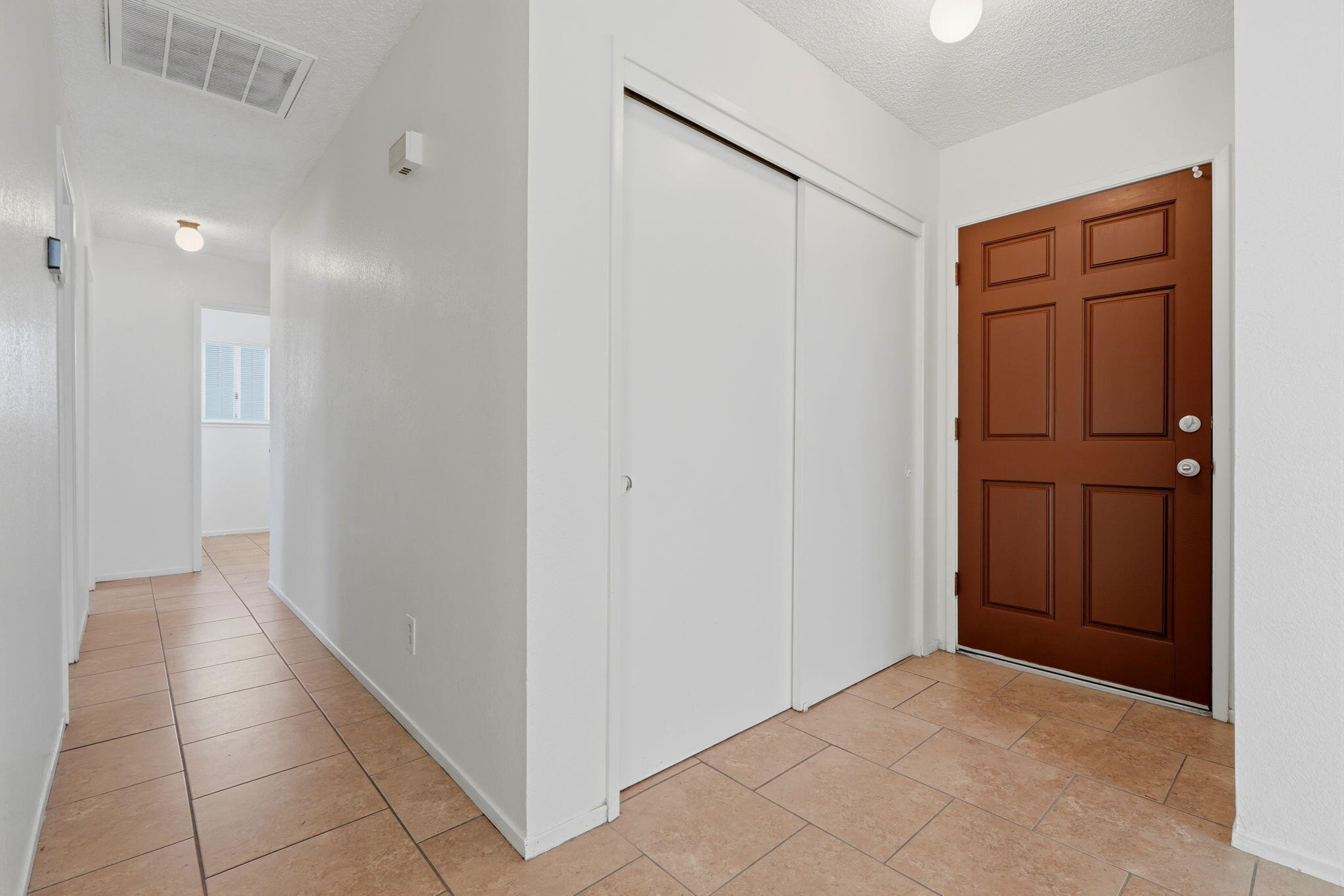 1061 Greenfield Dr, Porterville, CA 93257