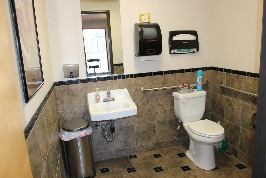 1164 W Olive Ave, Porterville, CA 93257