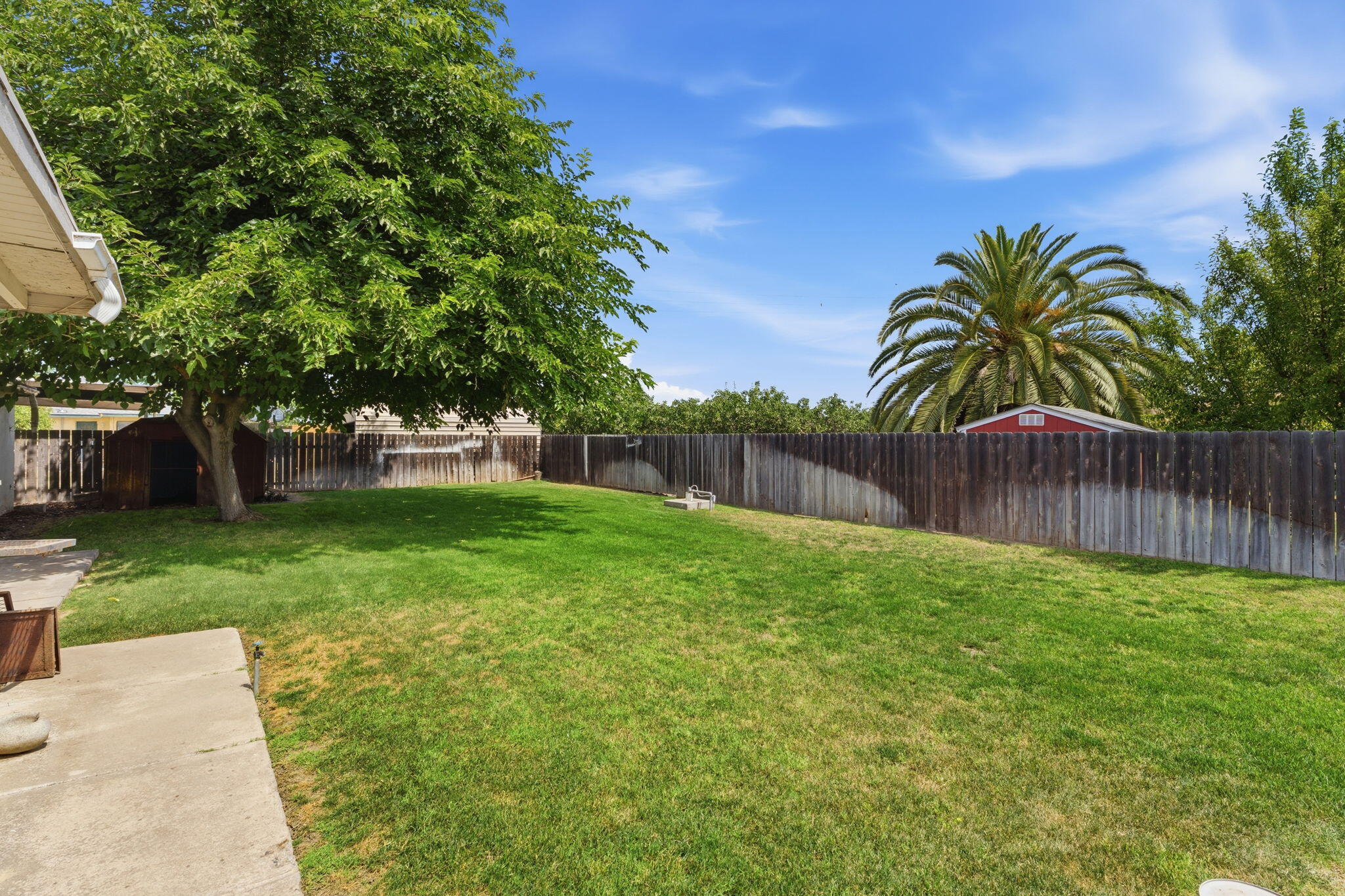 2860 Waukena Dr, Tulare, CA 93274