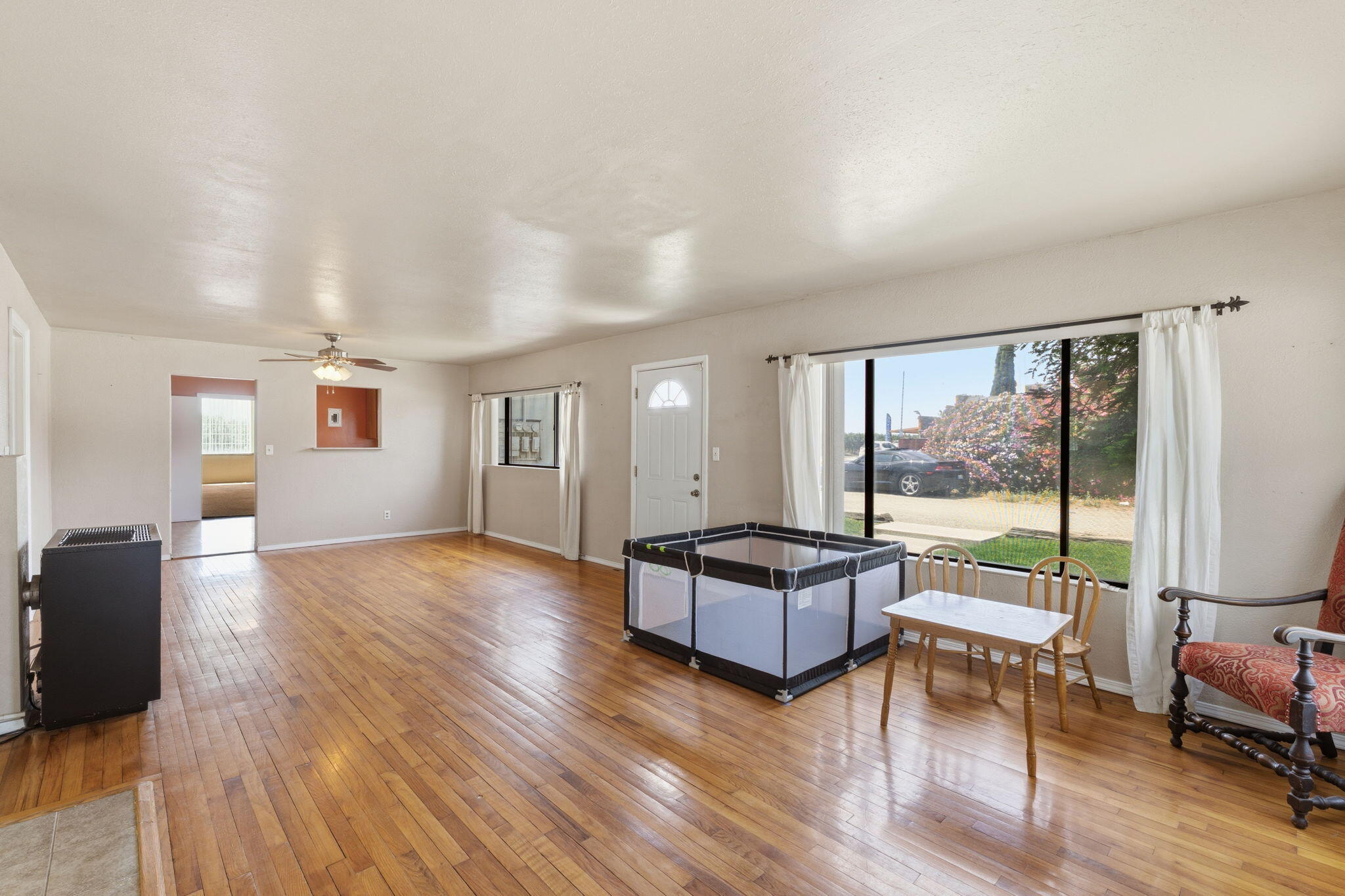 2860 Waukena Dr, Tulare, CA 93274