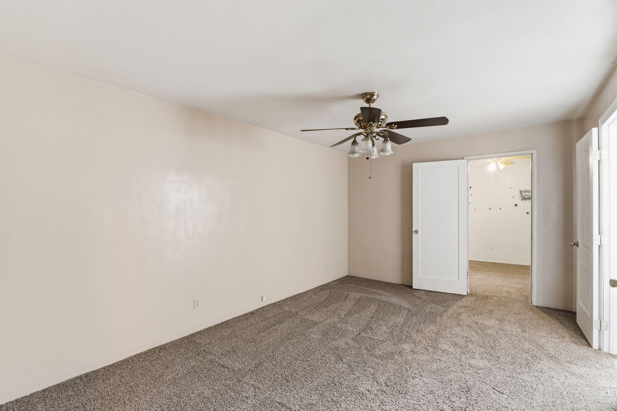 2860 Waukena Dr, Tulare, CA 93274