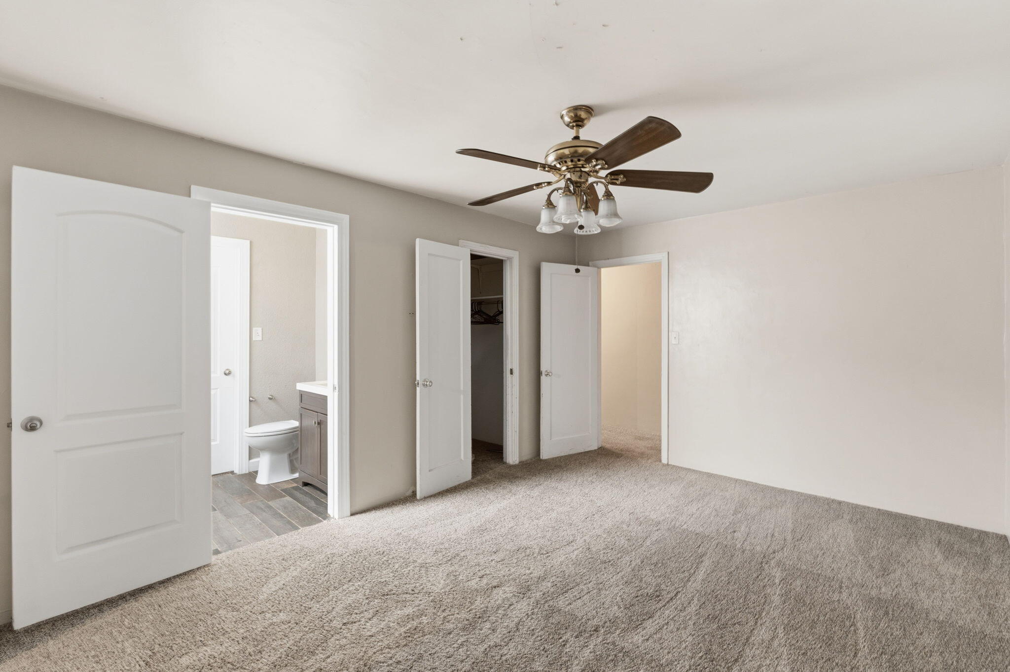 2860 Waukena Dr, Tulare, CA 93274