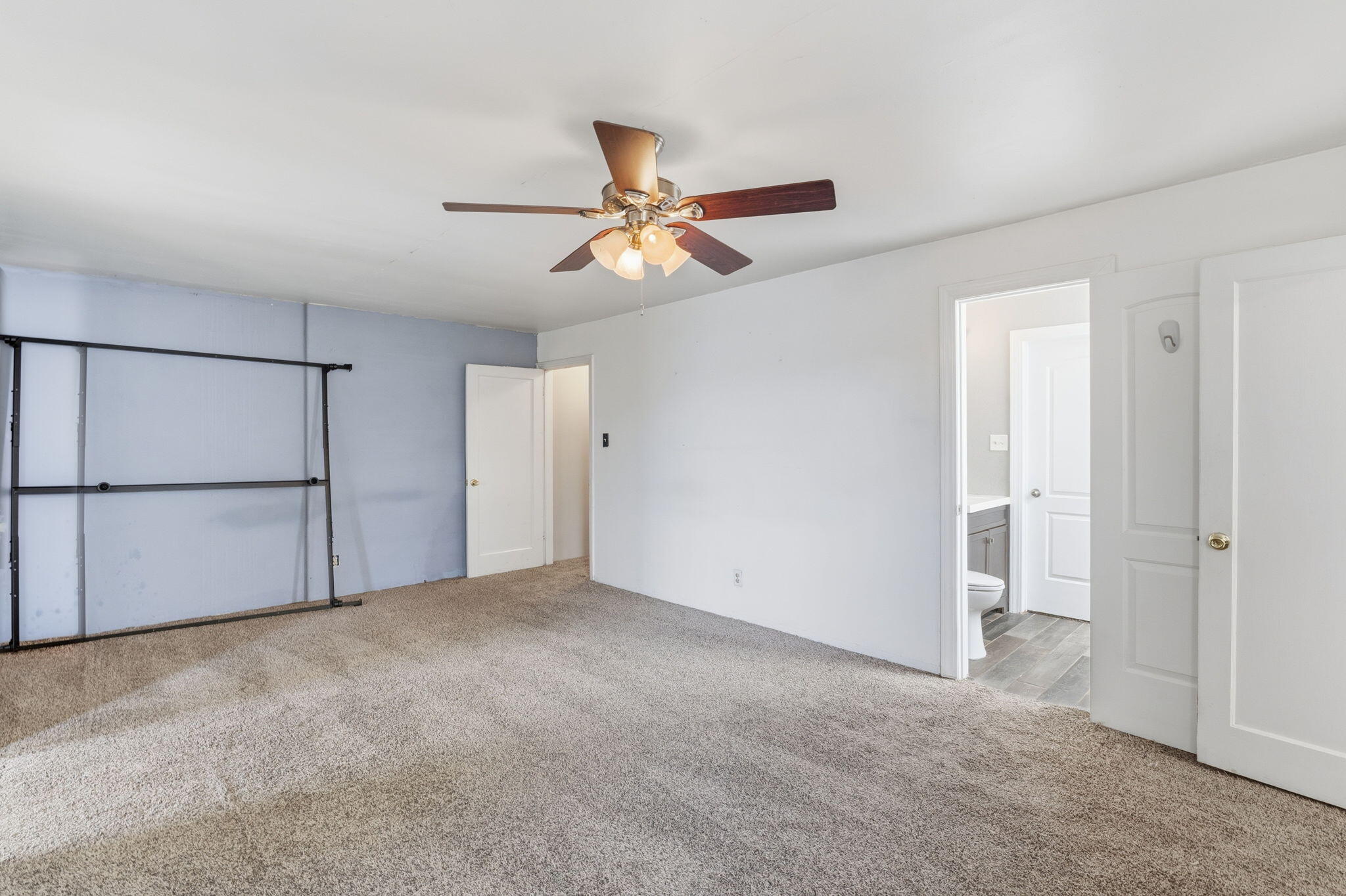 2860 Waukena Dr, Tulare, CA 93274