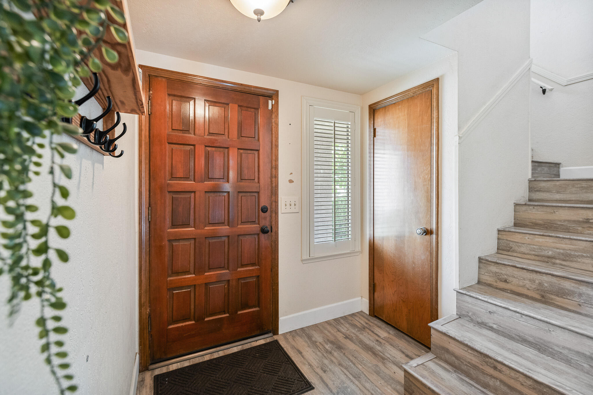 2934 W Cherry Ct, Visalia, CA 93277