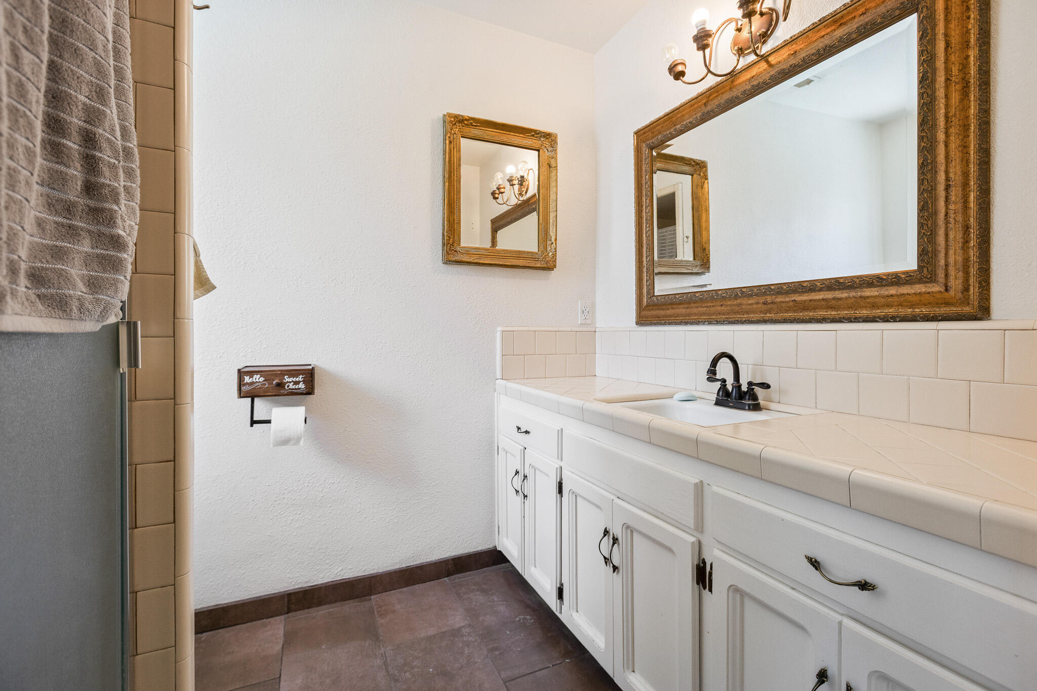 2934 W Cherry Ct, Visalia, CA 93277