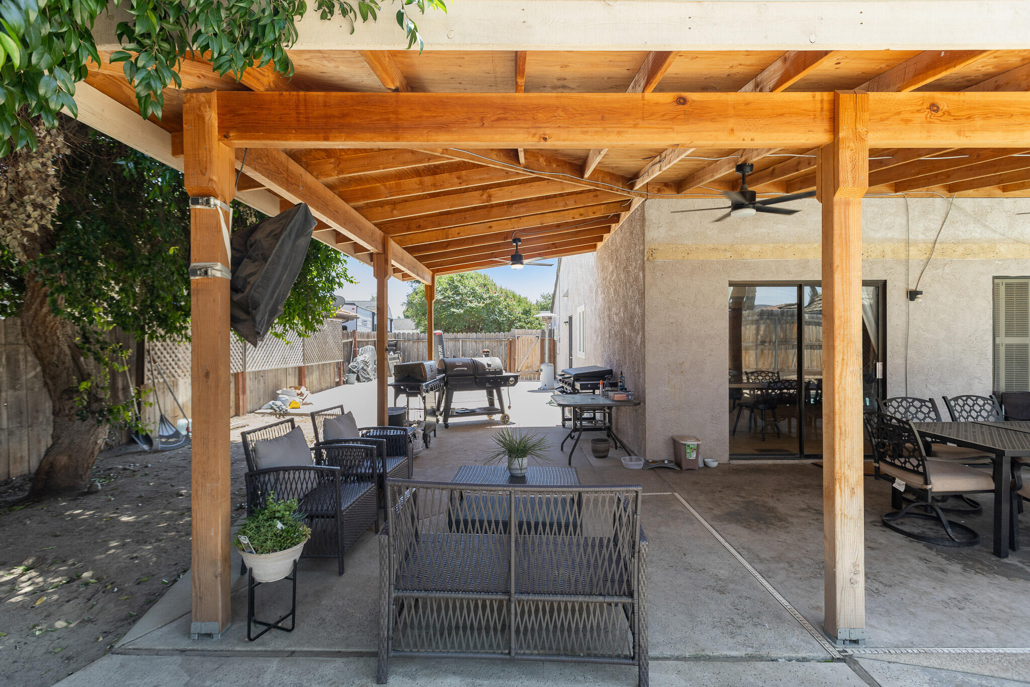2934 W Cherry Ct, Visalia, CA 93277
