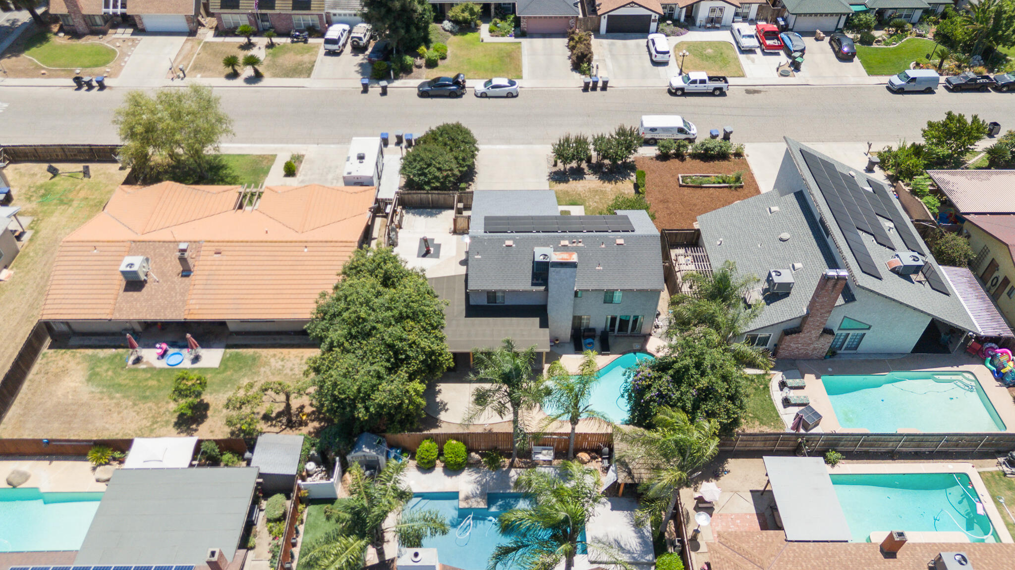 2934 W Cherry Ct, Visalia, CA 93277