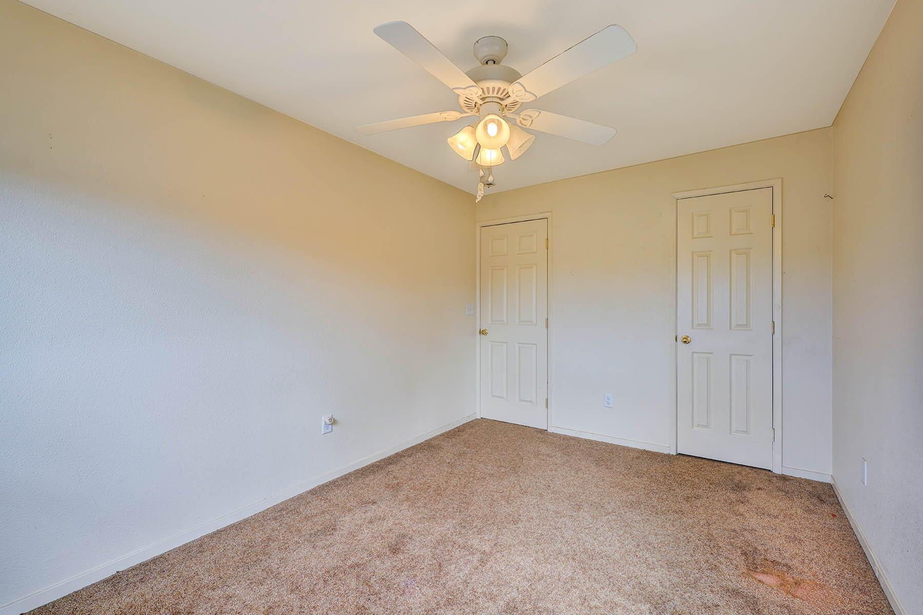 176 N Manzanillo St, Woodlake, CA 93286