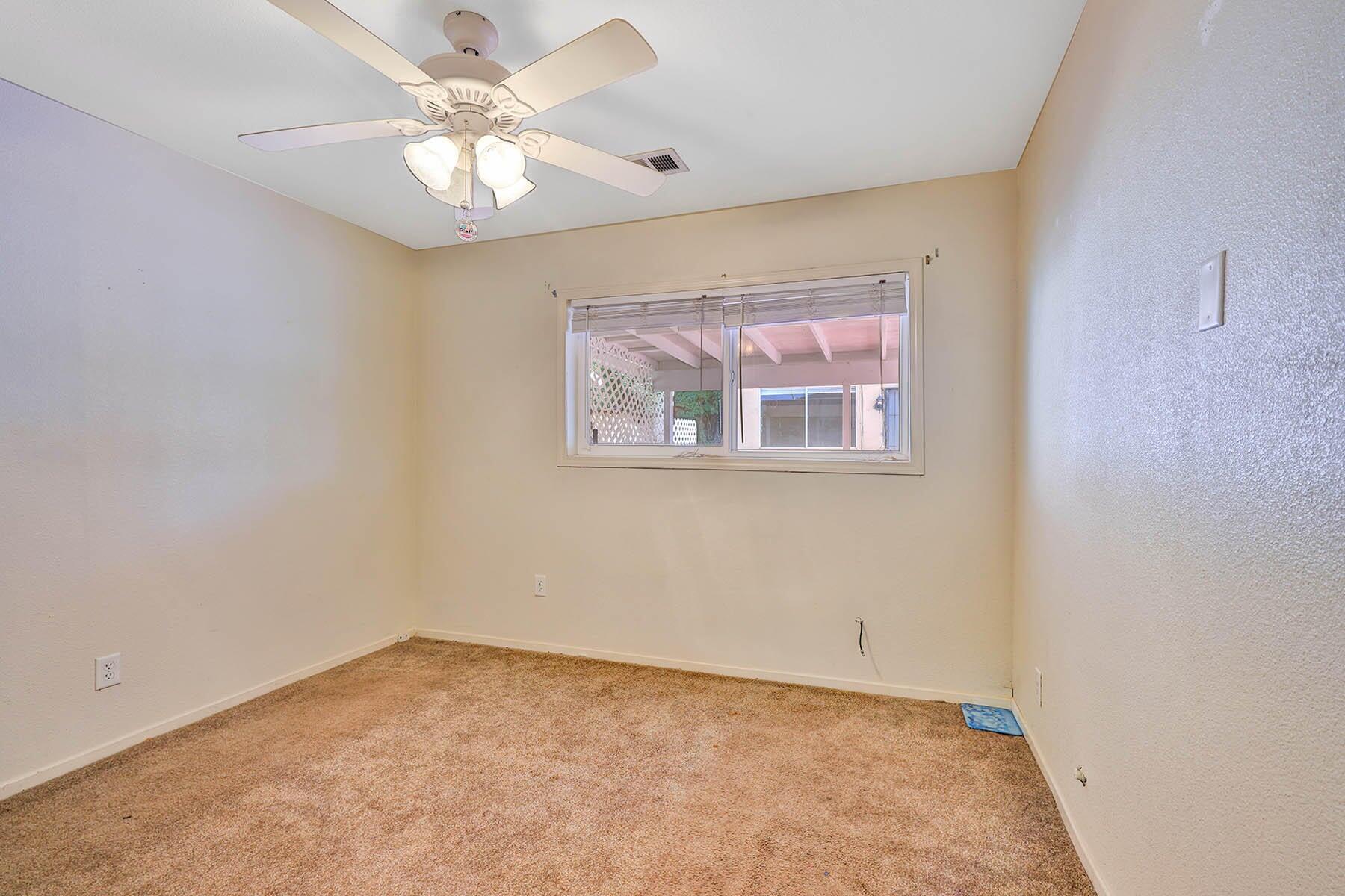 176 N Manzanillo St, Woodlake, CA 93286