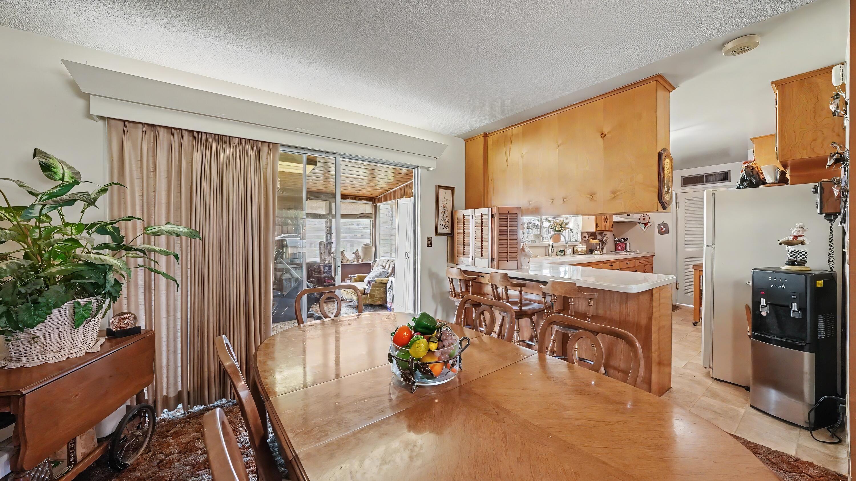 790 Laurence Ln, Hanford, CA 93230