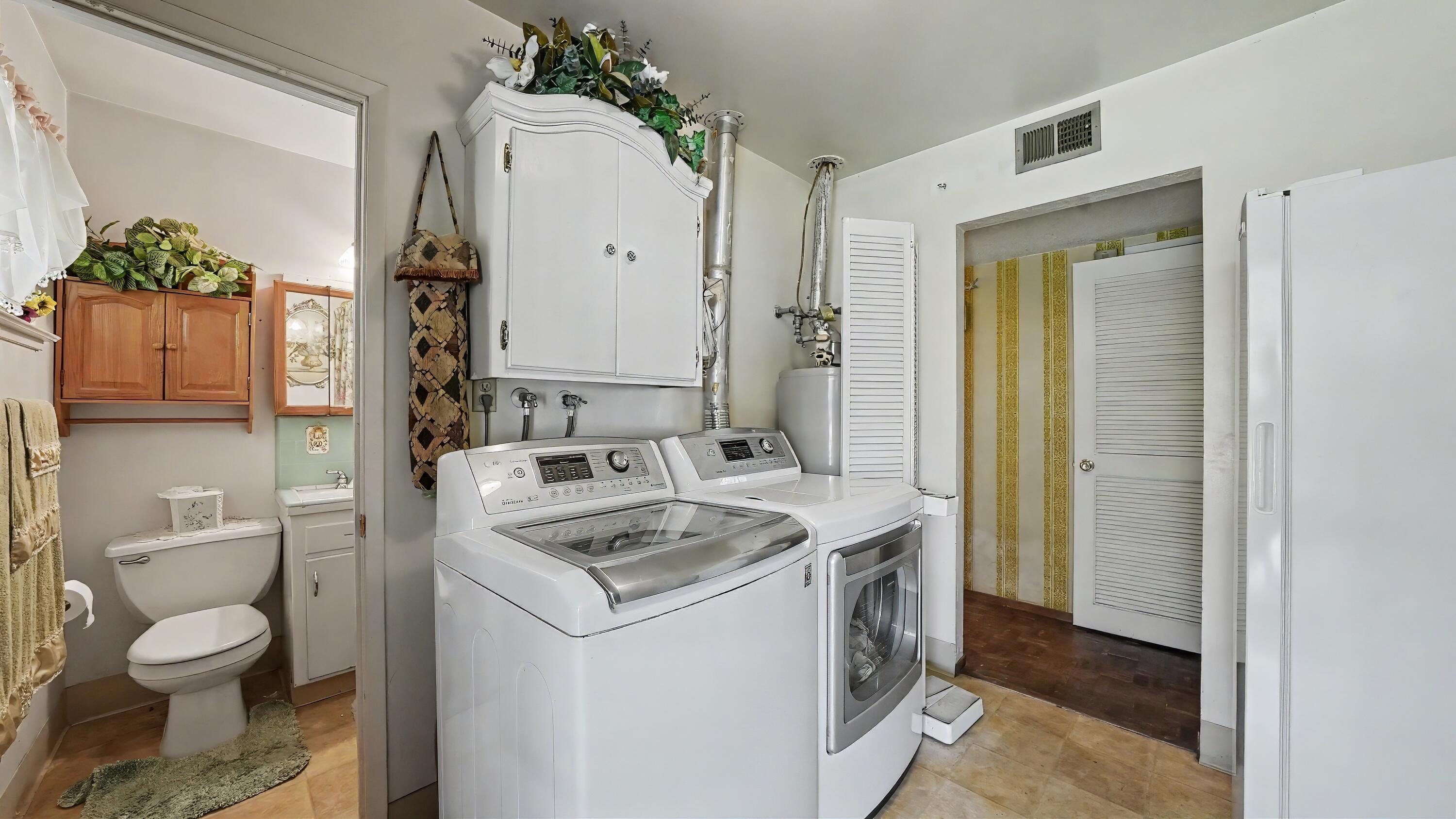790 Laurence Ln, Hanford, CA 93230