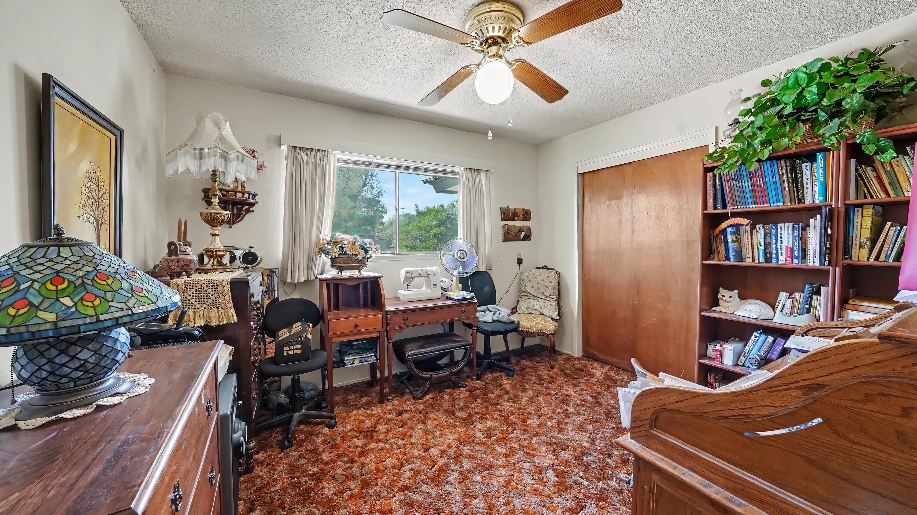 790 Laurence Ln, Hanford, CA 93230