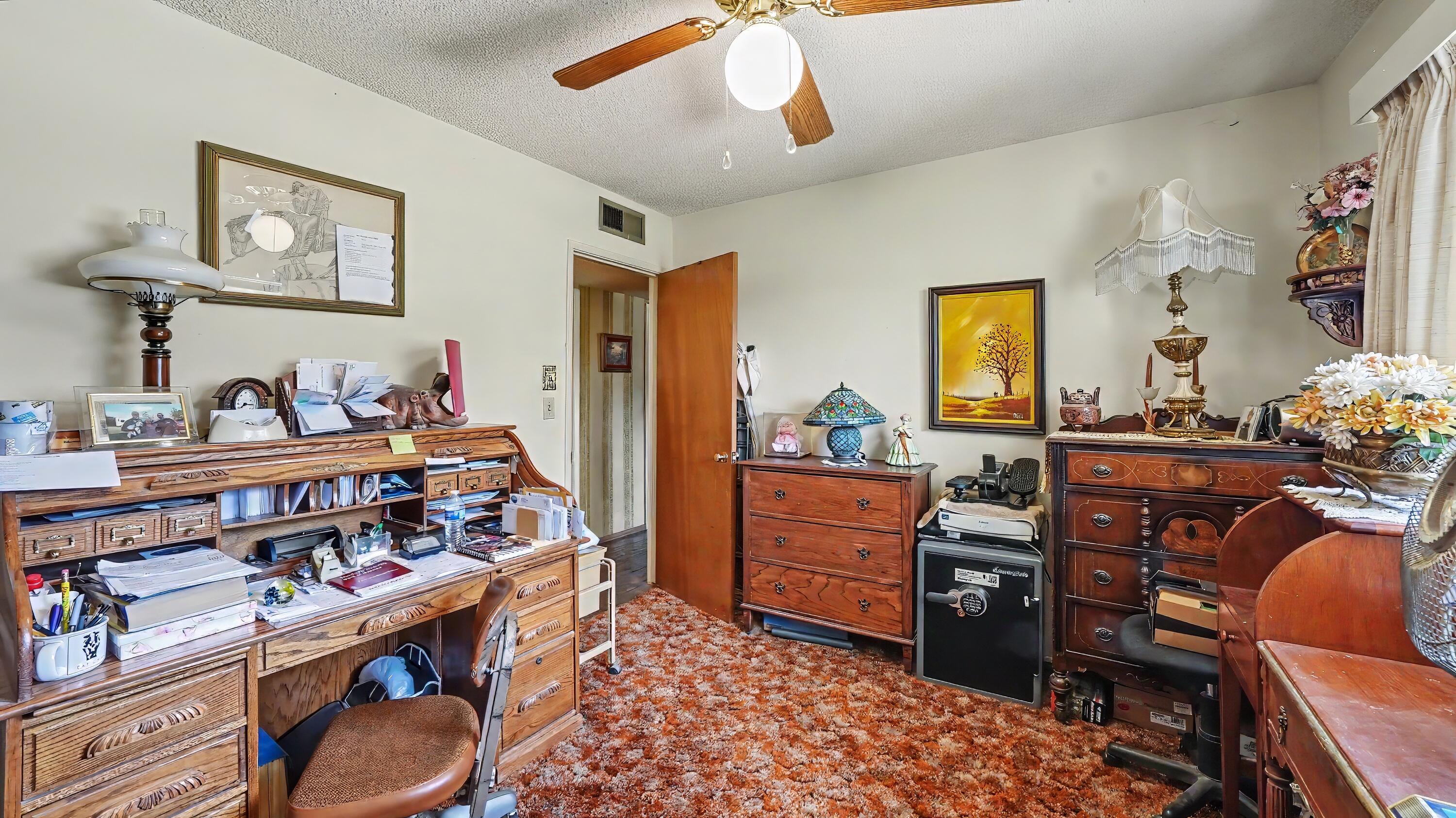 790 Laurence Ln, Hanford, CA 93230