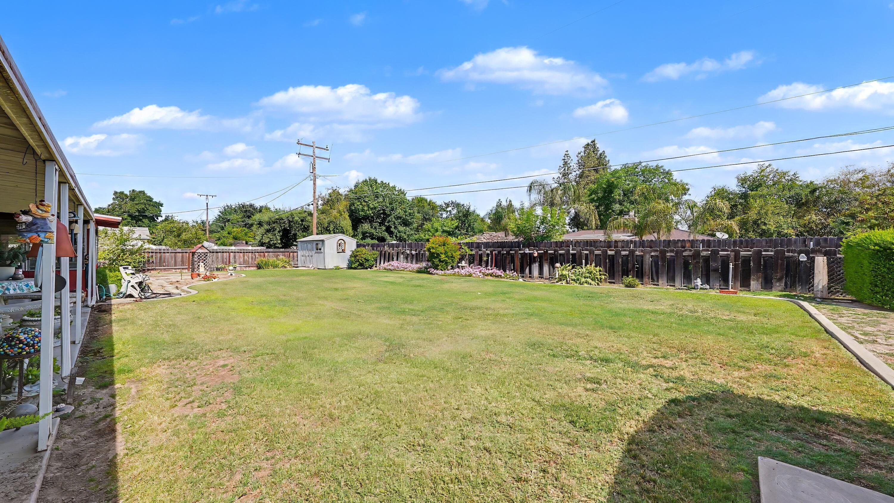 790 Laurence Ln, Hanford, CA 93230