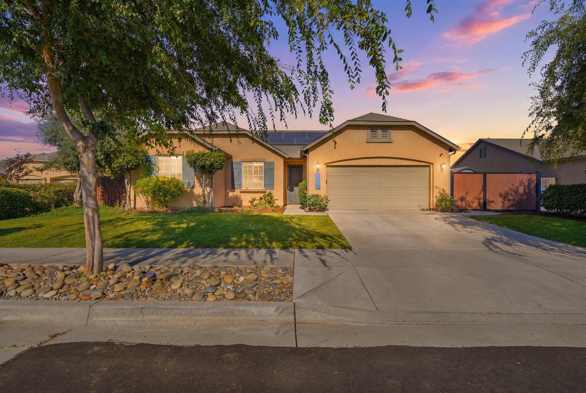 1078 Geneva Dr, Lemoore, CA 93245