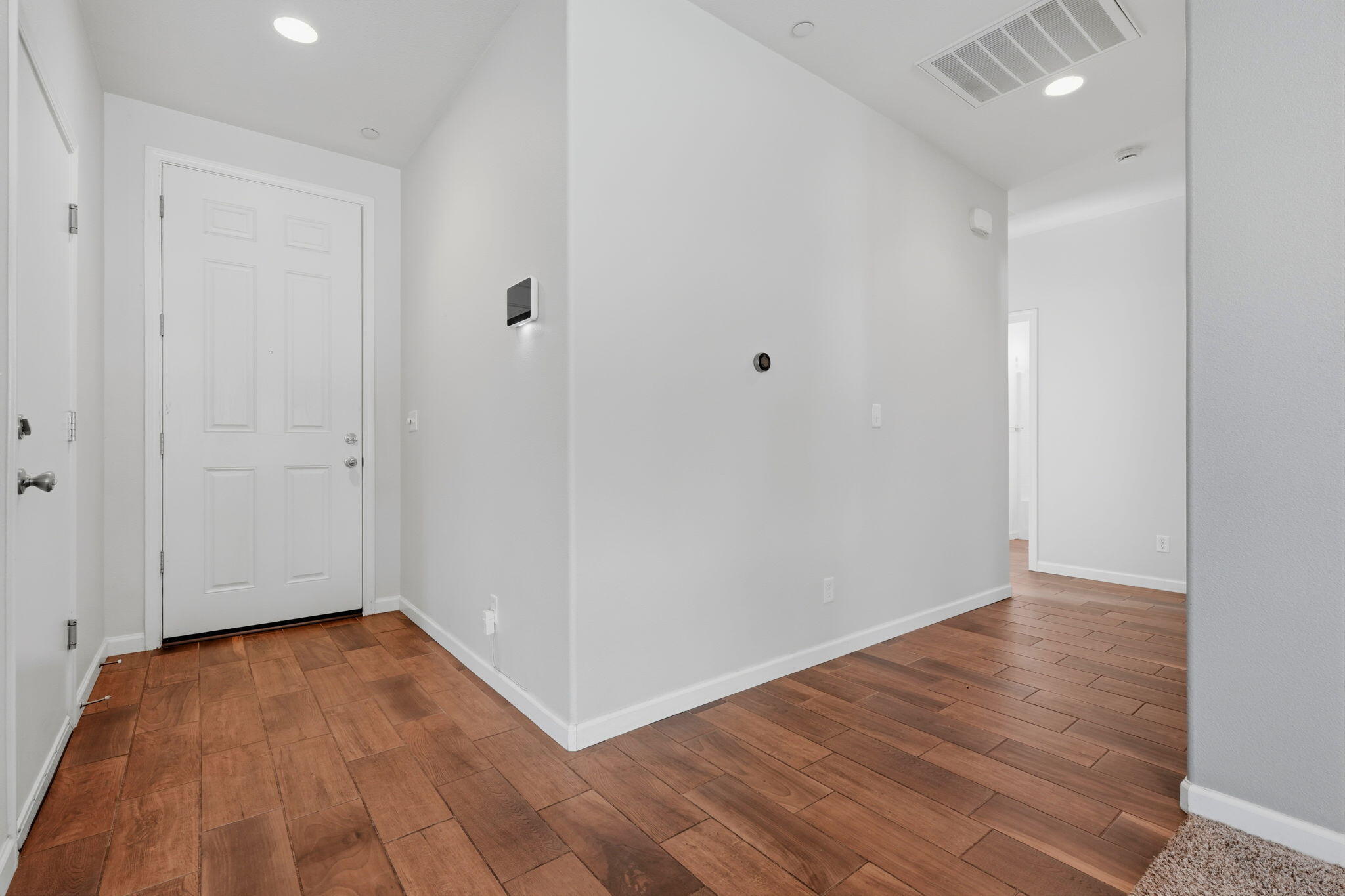 1078 Geneva Dr, Lemoore, CA 93245