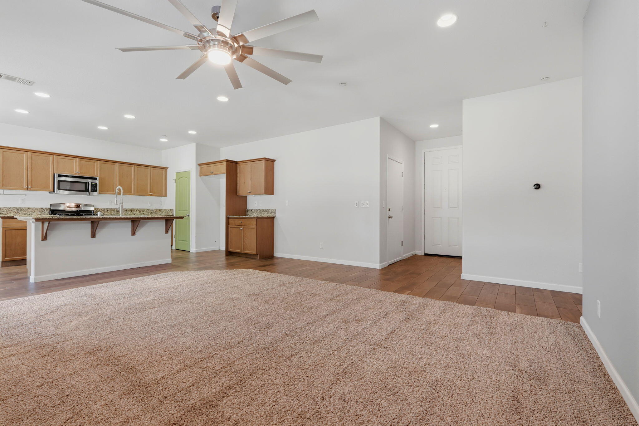 1078 Geneva Dr, Lemoore, CA 93245