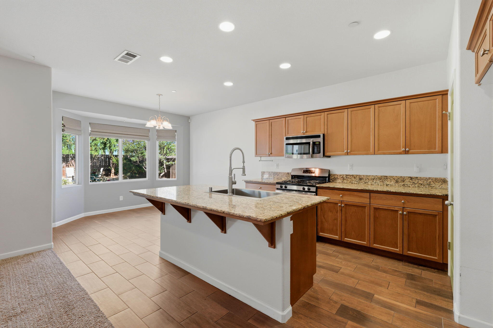 1078 Geneva Dr, Lemoore, CA 93245