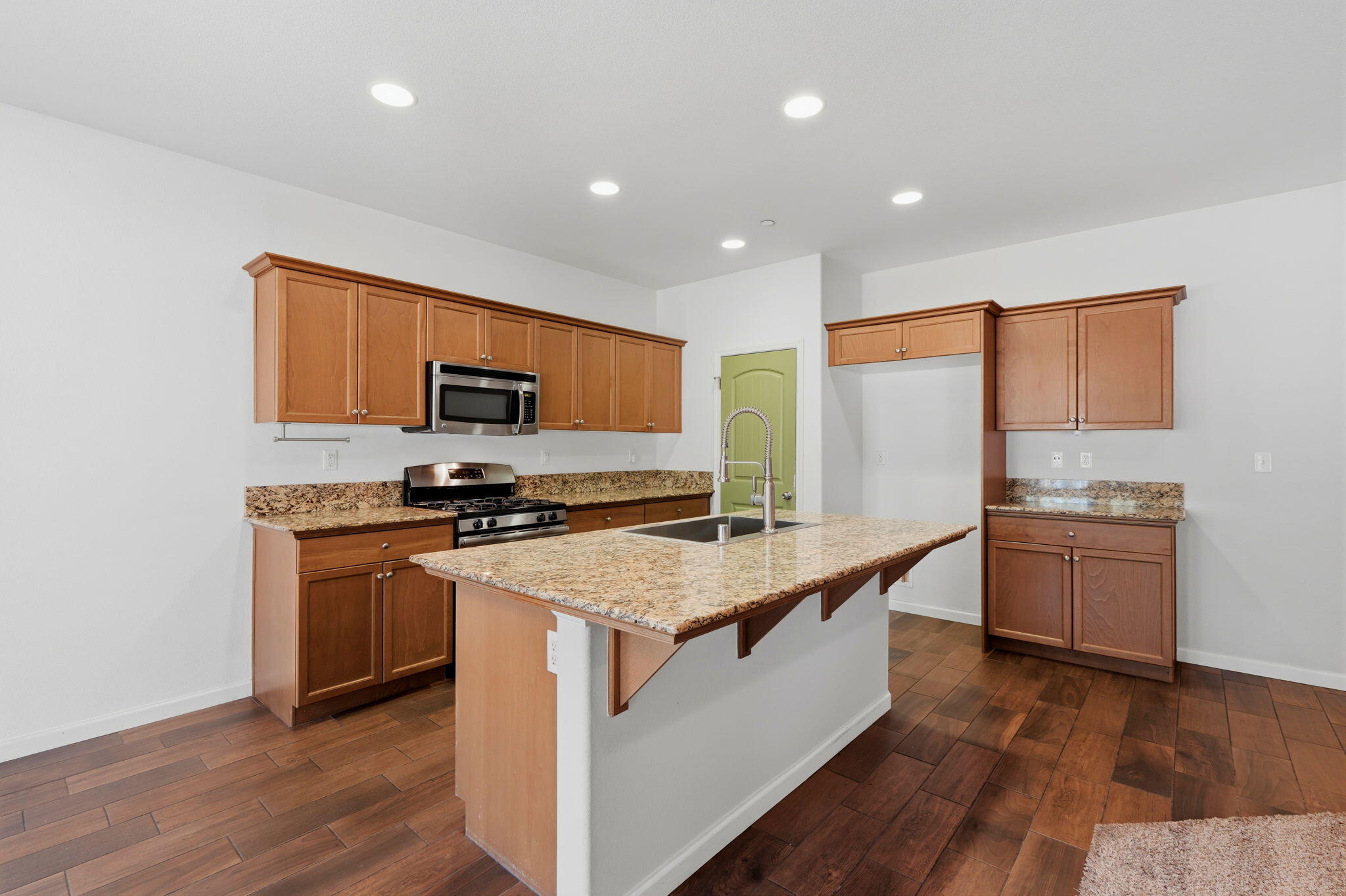 1078 Geneva Dr, Lemoore, CA 93245