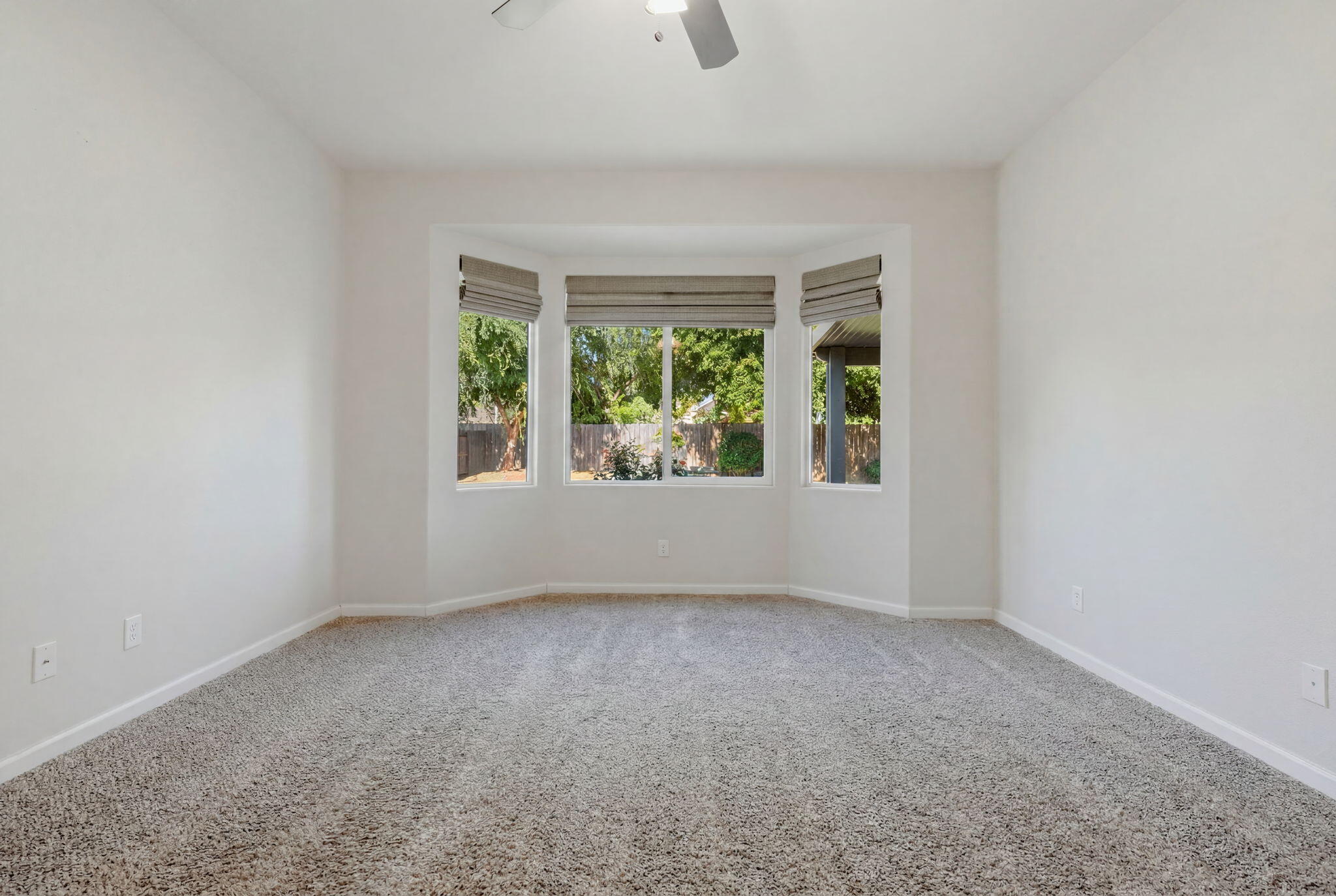 1078 Geneva Dr, Lemoore, CA 93245