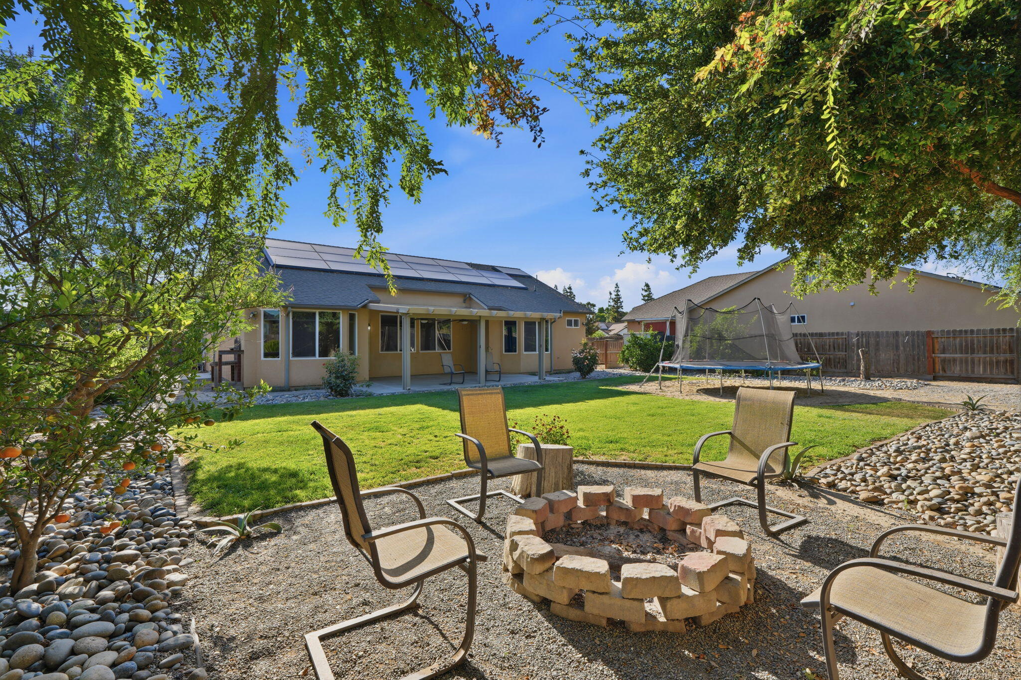 1078 Geneva Dr, Lemoore, CA 93245