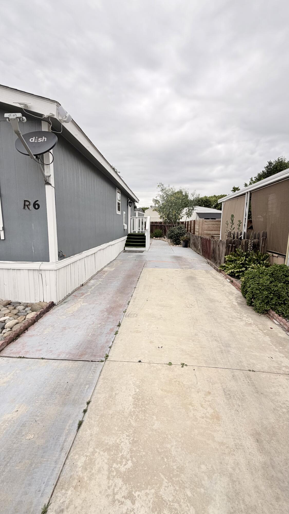 2400 W Midvalley Ave, Visalia, CA 93277