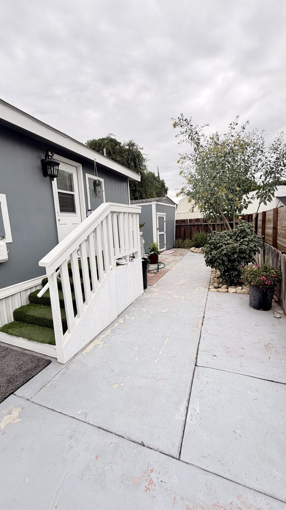 2400 W Midvalley Ave, Visalia, CA 93277